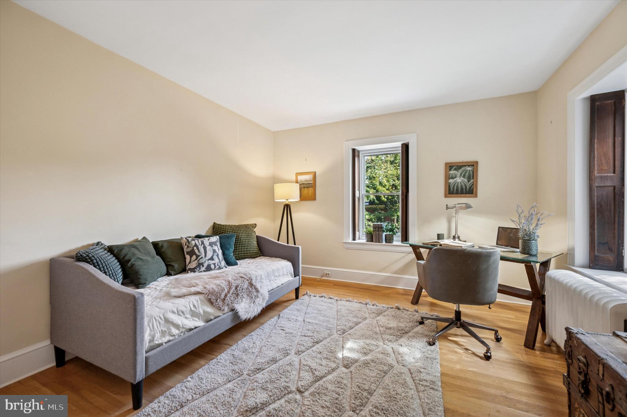 CHESTNUT HILL - Residential