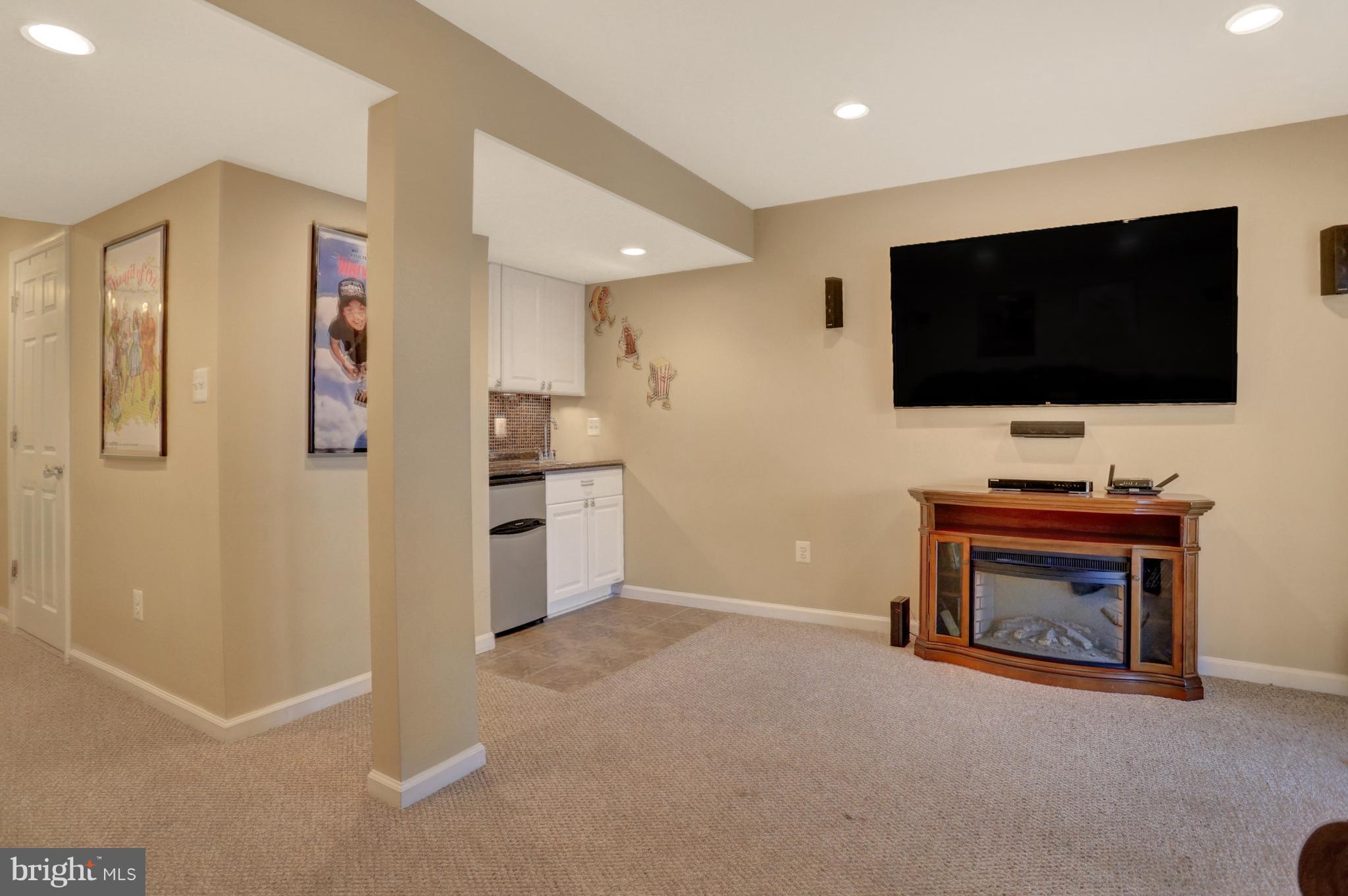 STONEYBROOKE VILLAGE - Residential