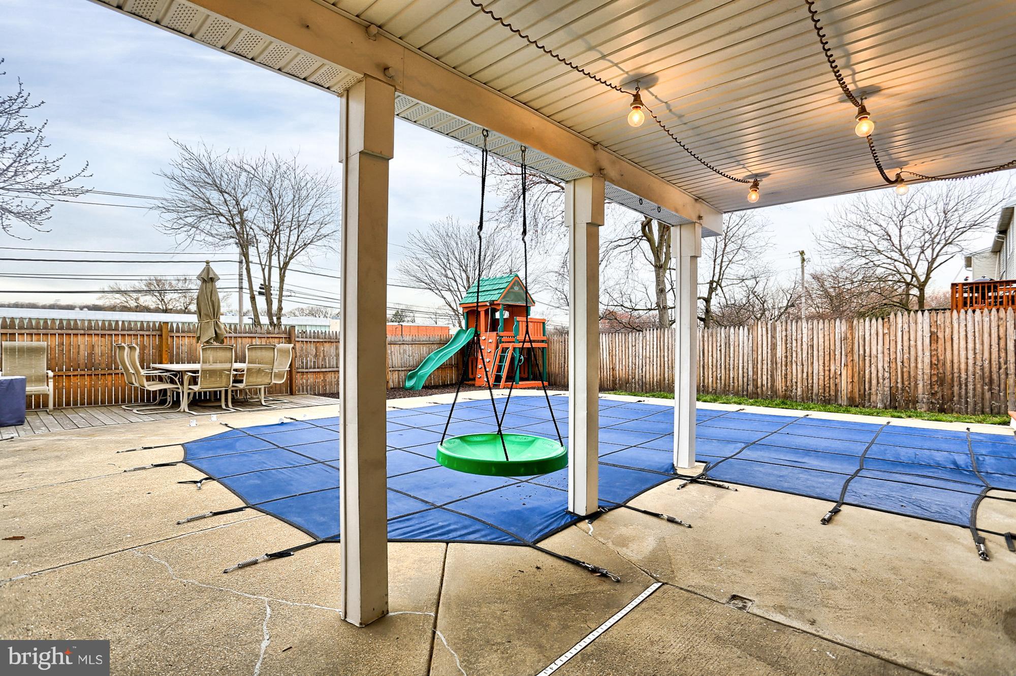 STONEYBROOKE VILLAGE - Residential