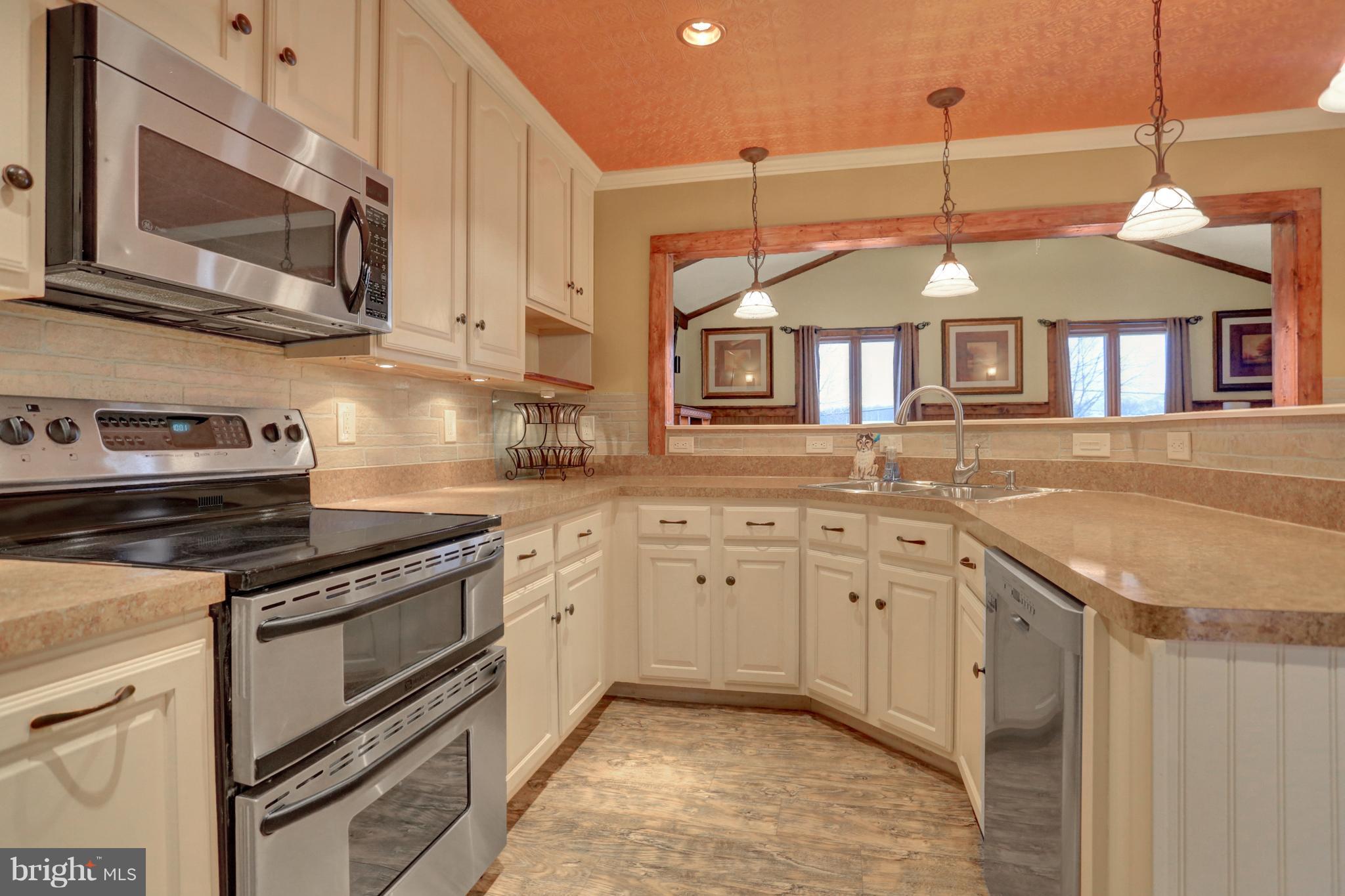 STONEYBROOKE VILLAGE - Residential