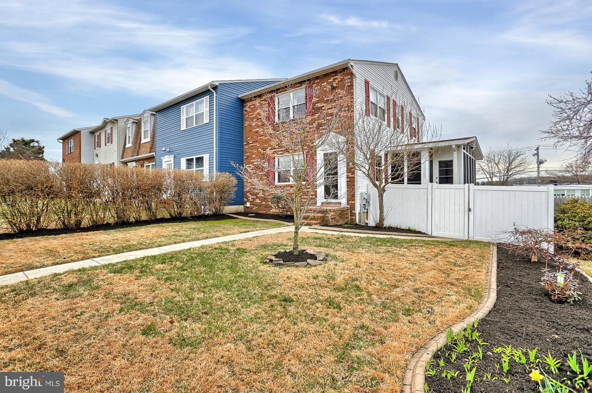 STONEYBROOKE VILLAGE - Residential