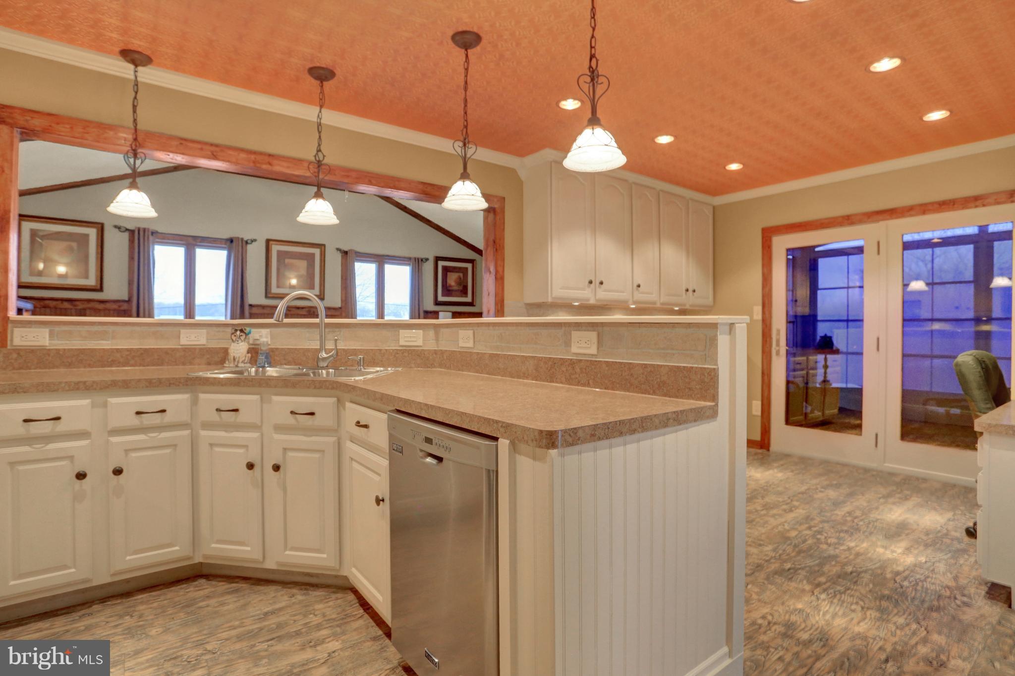 STONEYBROOKE VILLAGE - Residential