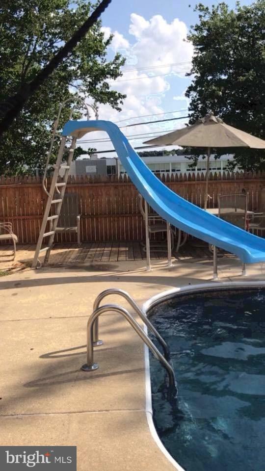 STONEYBROOKE VILLAGE - Residential