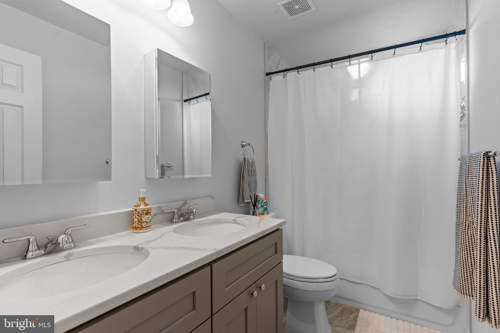 MAPLE POINT - Residential