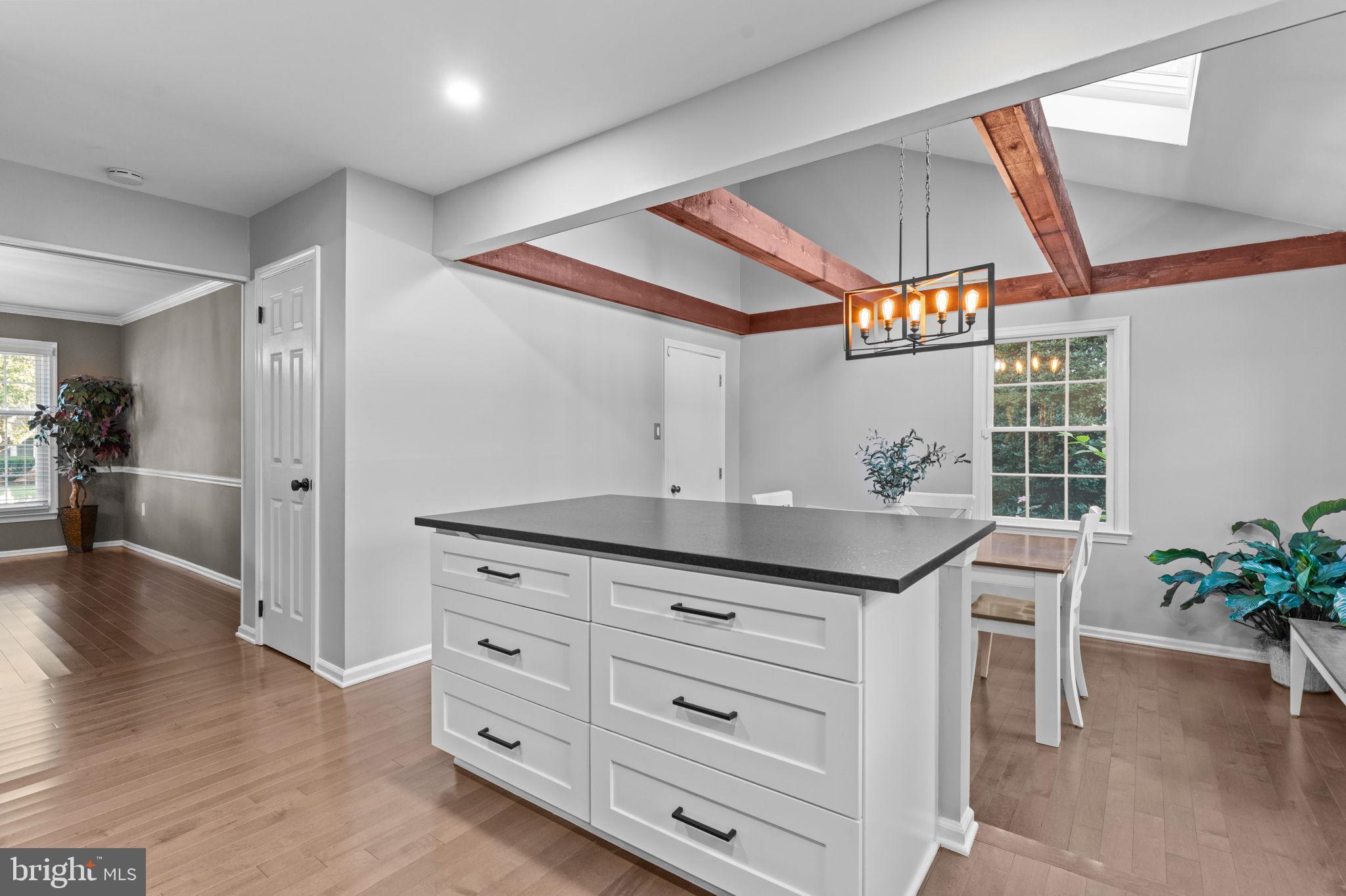 MAPLE POINT - Residential