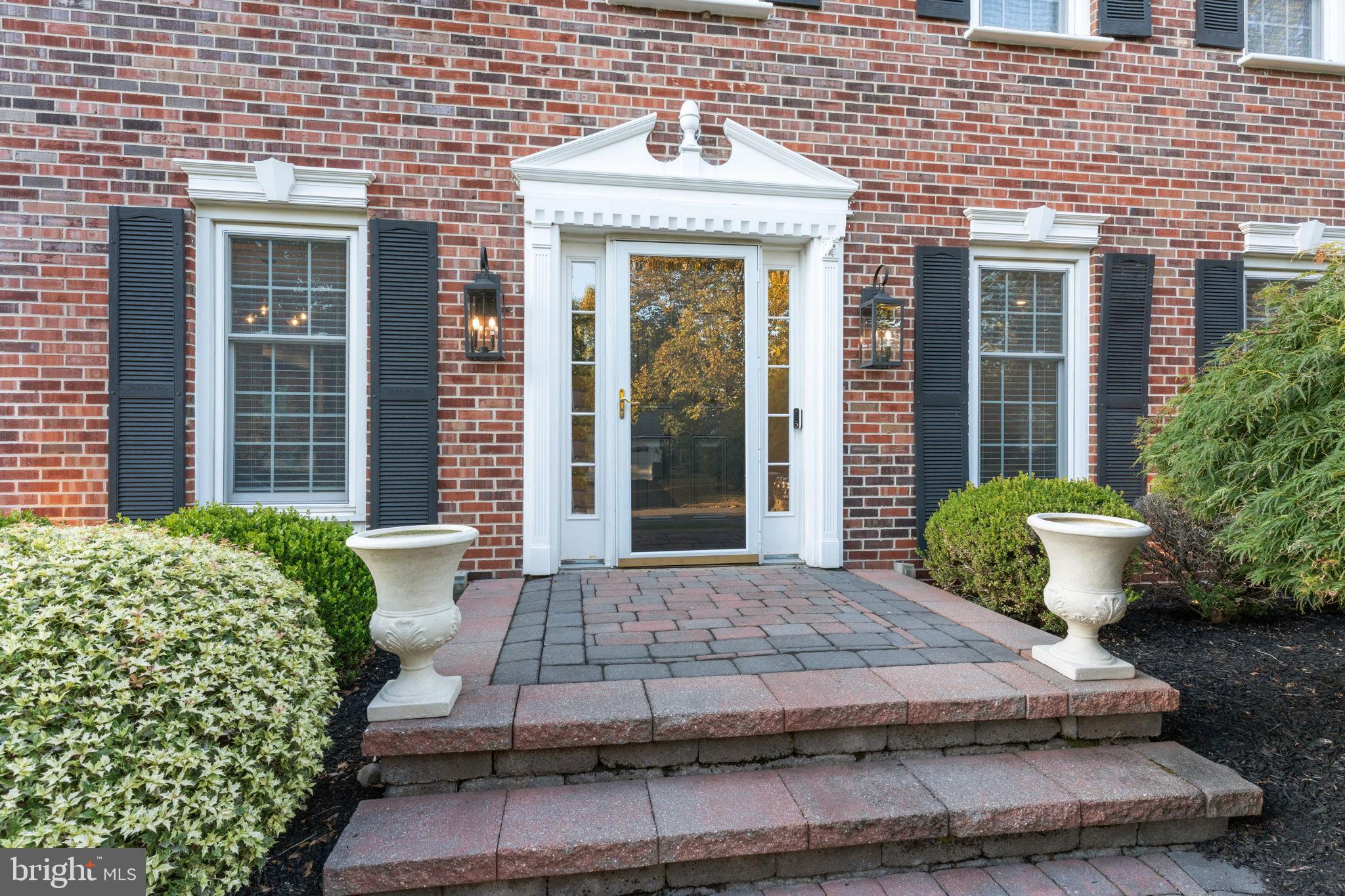 MAPLE POINT - Residential