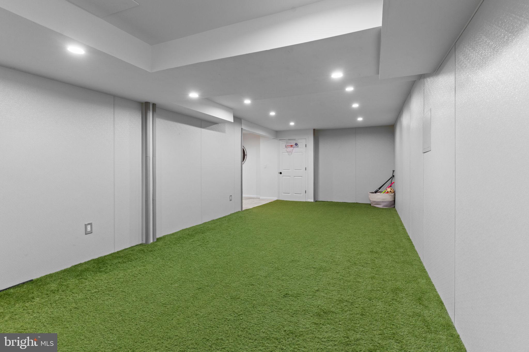 MAPLE POINT - Residential