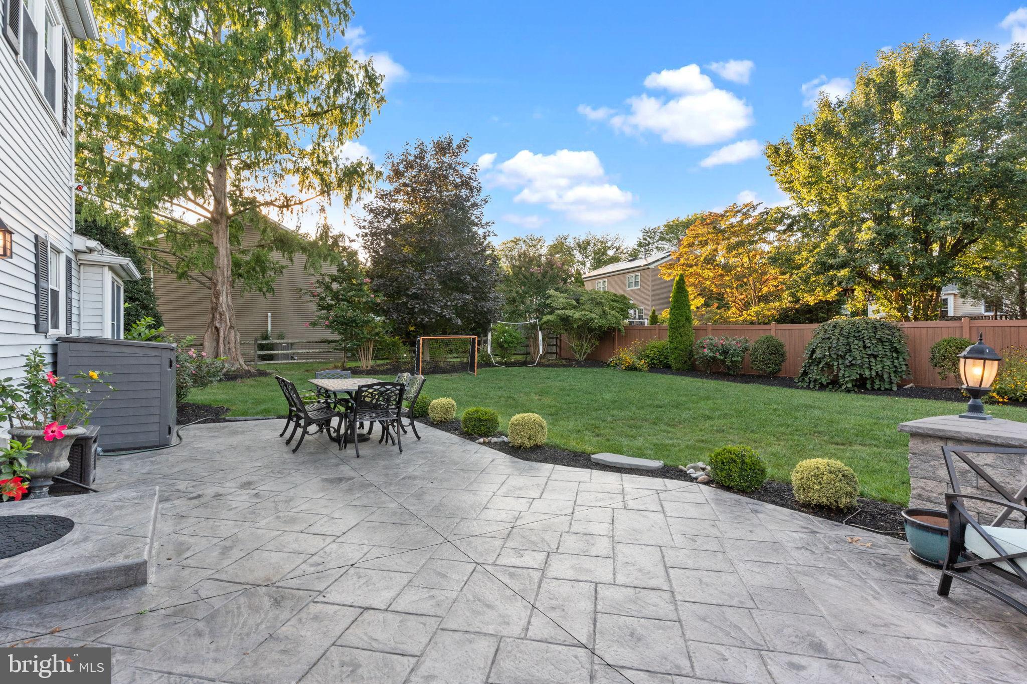 MAPLE POINT - Residential