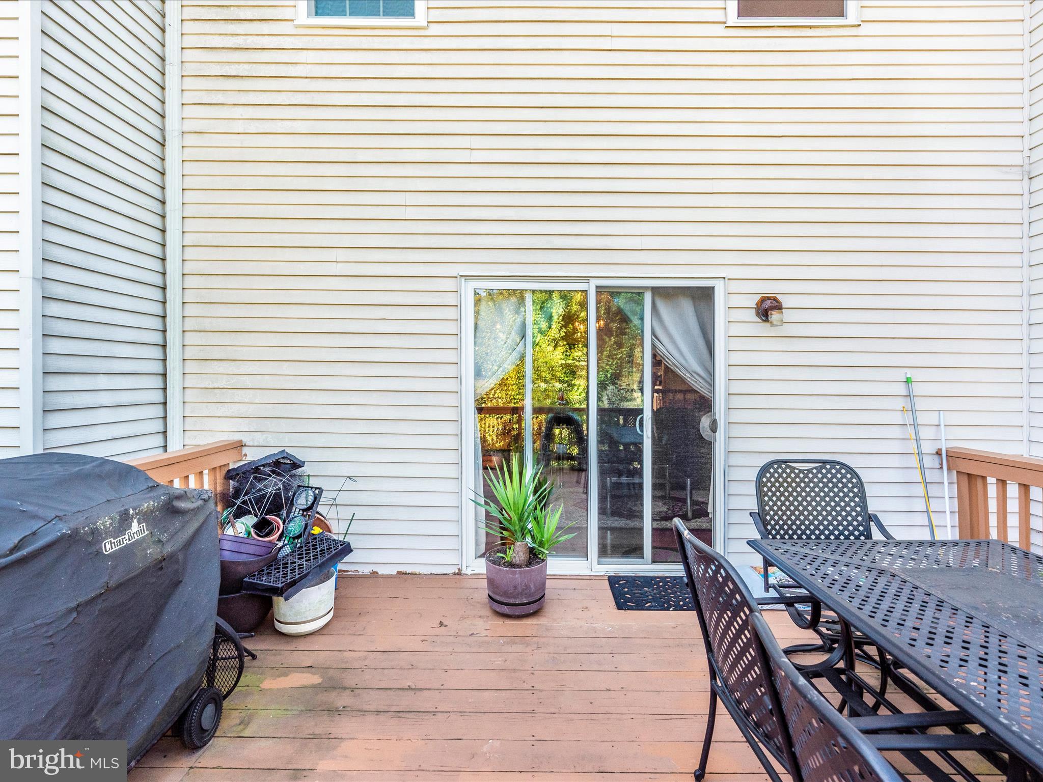 MONTGOMERY MEADOWS - Residential