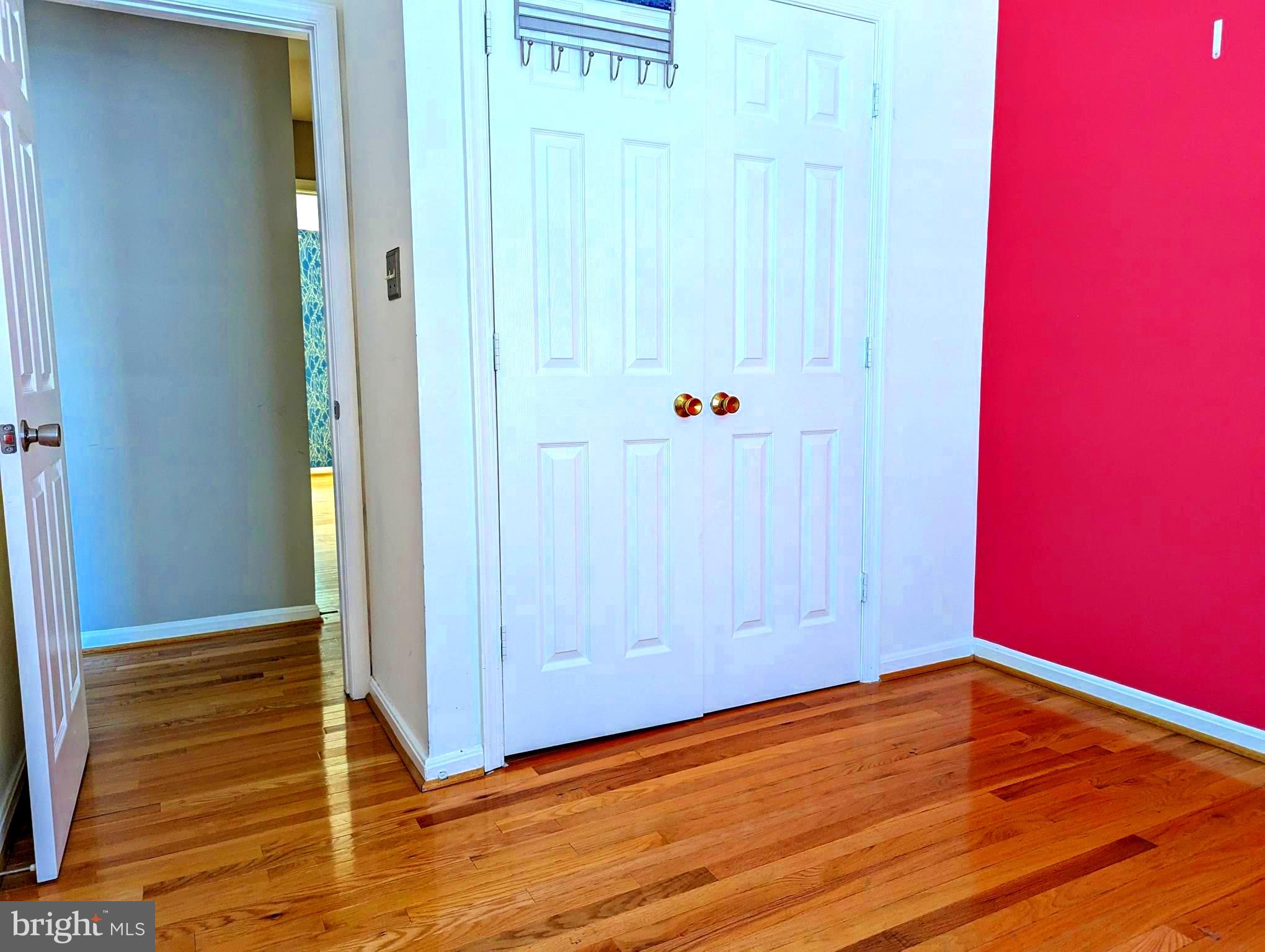 ASPEN WOODS - Residential