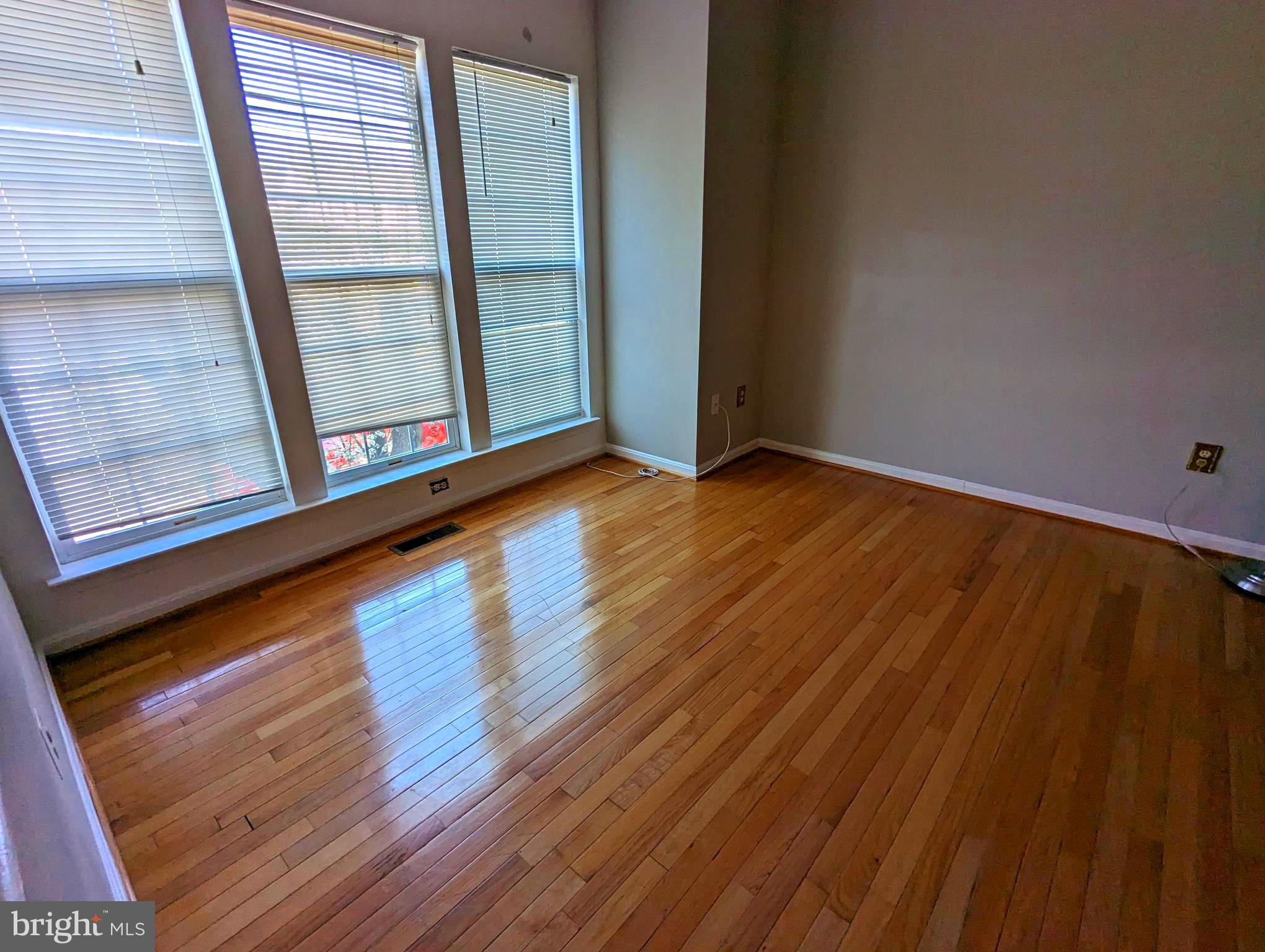 ASPEN WOODS - Residential