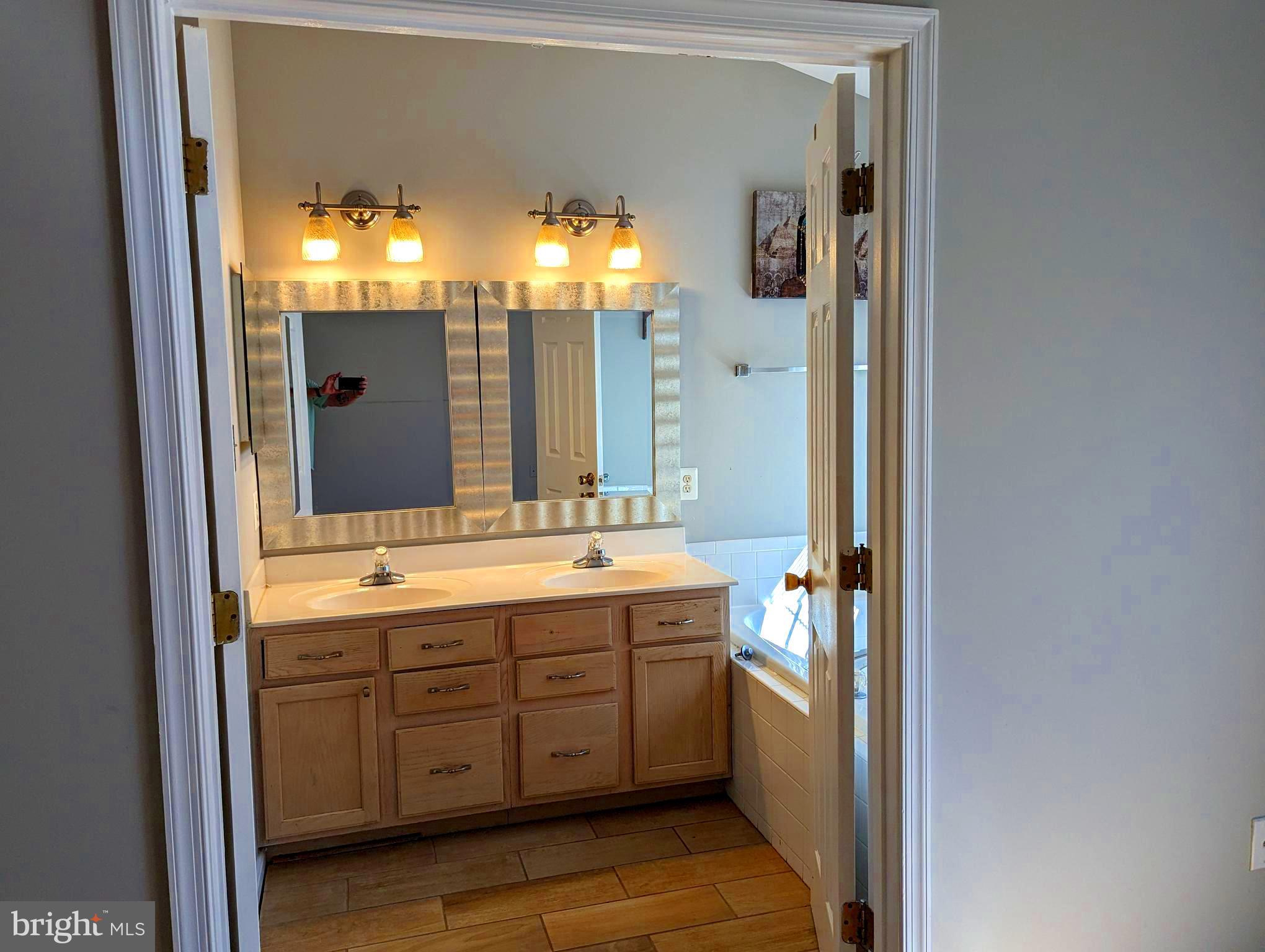 ASPEN WOODS - Residential