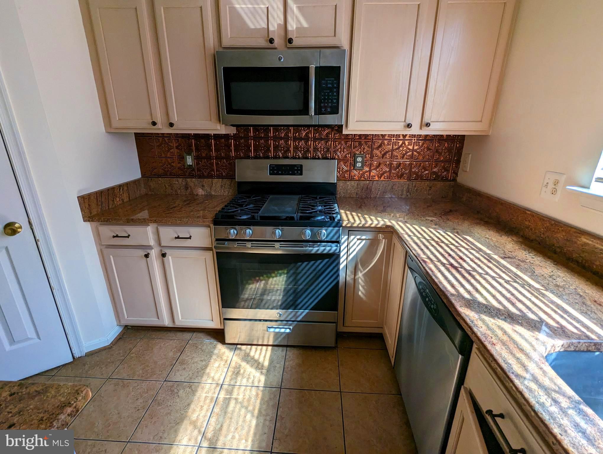 ASPEN WOODS - Residential