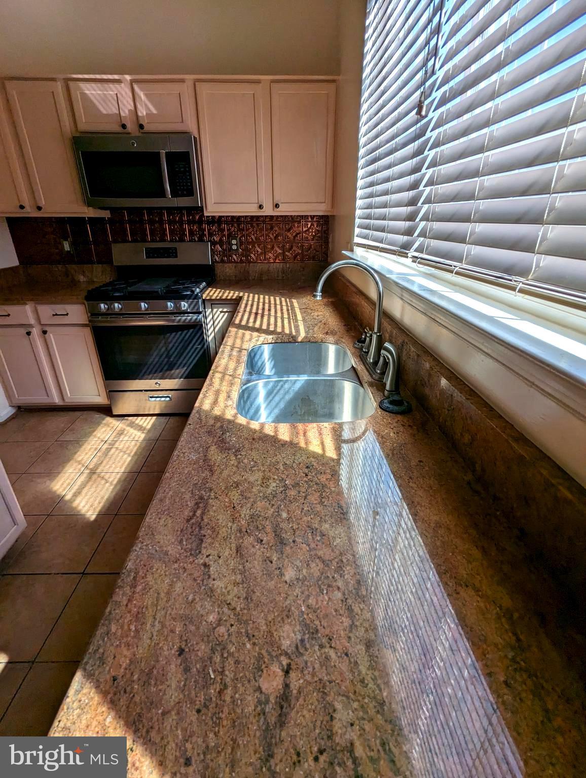 ASPEN WOODS - Residential