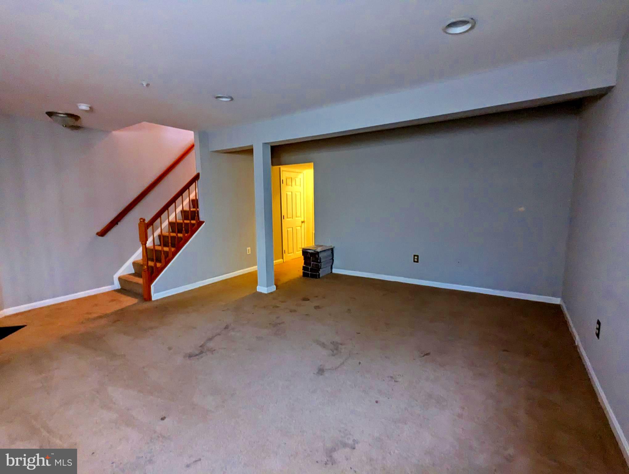 ASPEN WOODS - Residential