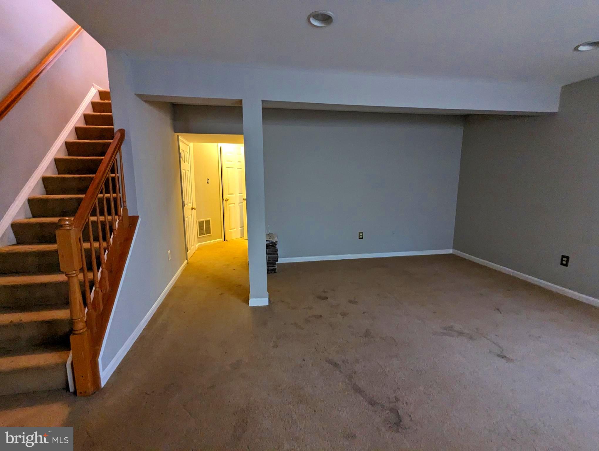 ASPEN WOODS - Residential