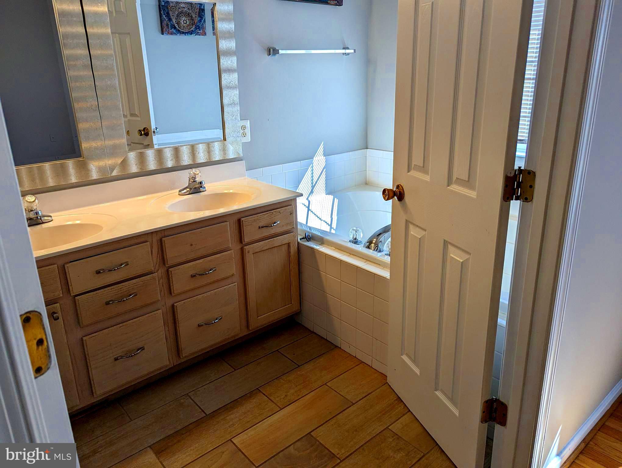 ASPEN WOODS - Residential