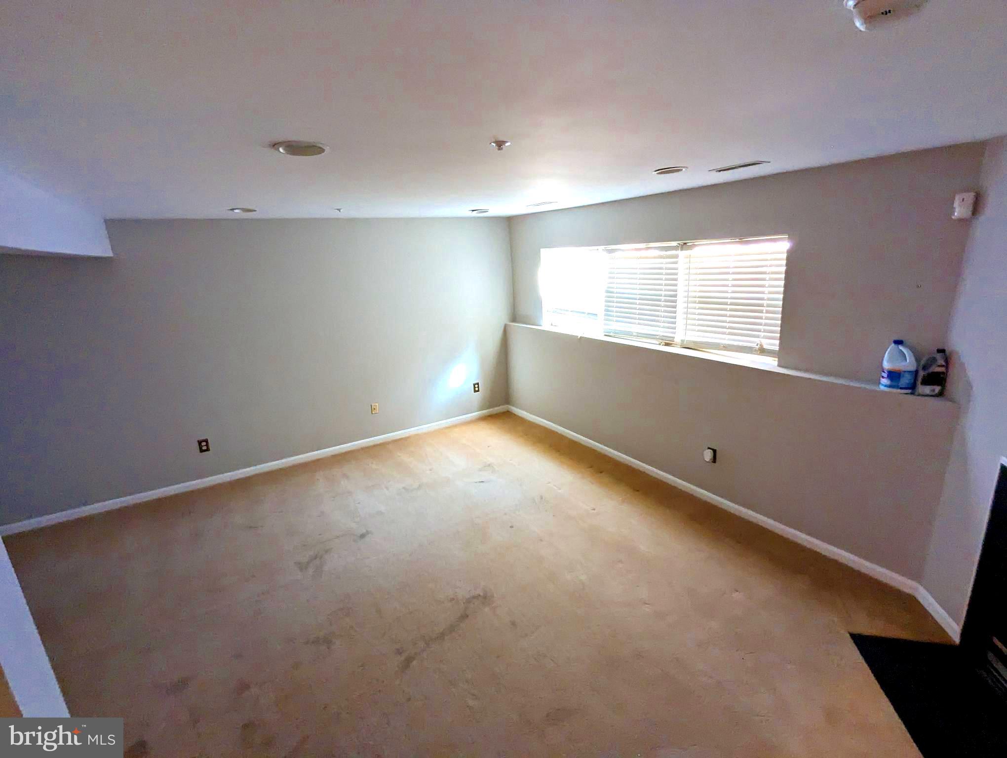 ASPEN WOODS - Residential