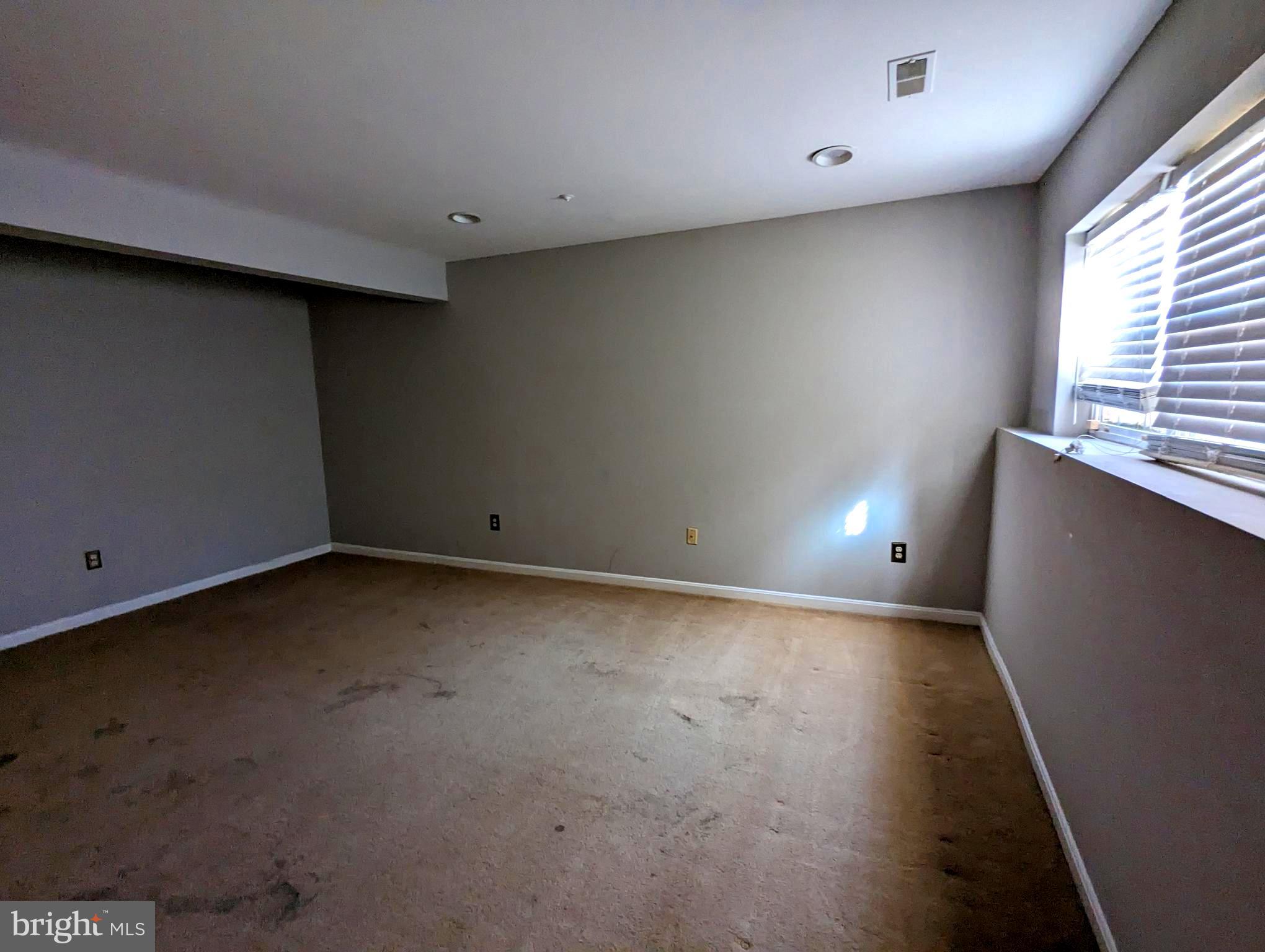 ASPEN WOODS - Residential