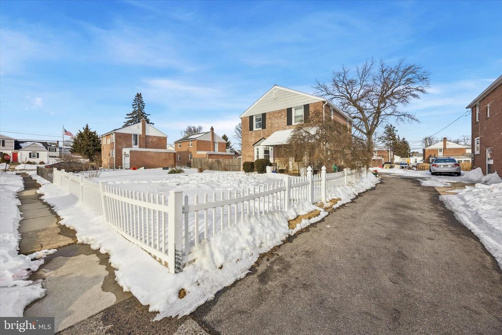 Photo of 619 Glenfield Avenue, GLENOLDEN, PA 19036 (MLS # PADE2107408)