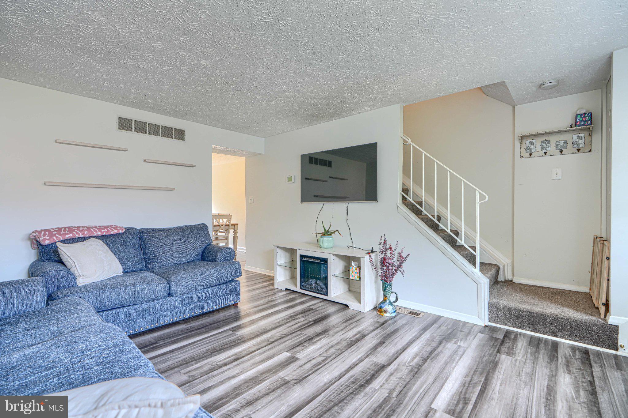 902 HILLSWOOD ROAD
