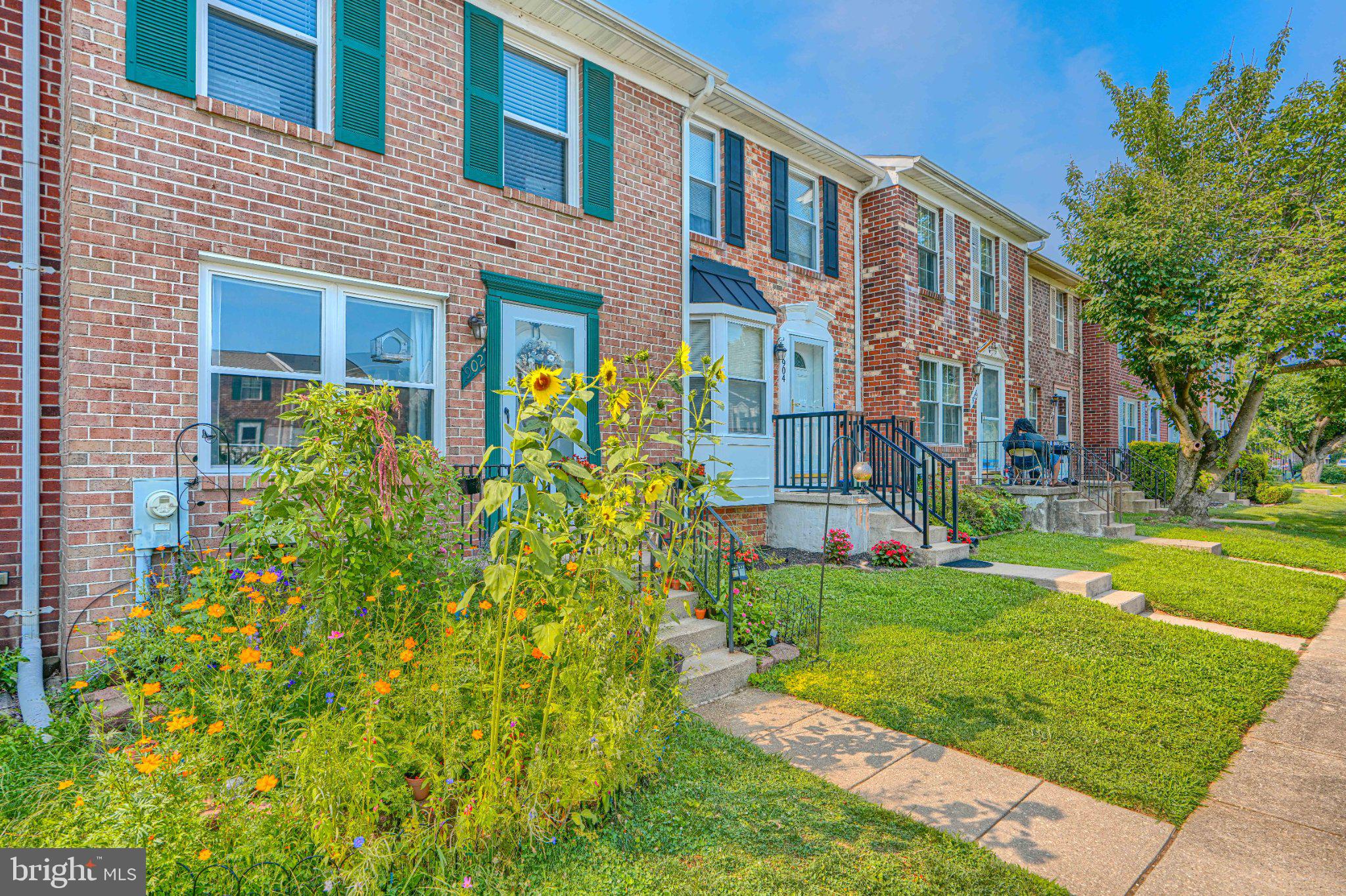 902 HILLSWOOD ROAD
