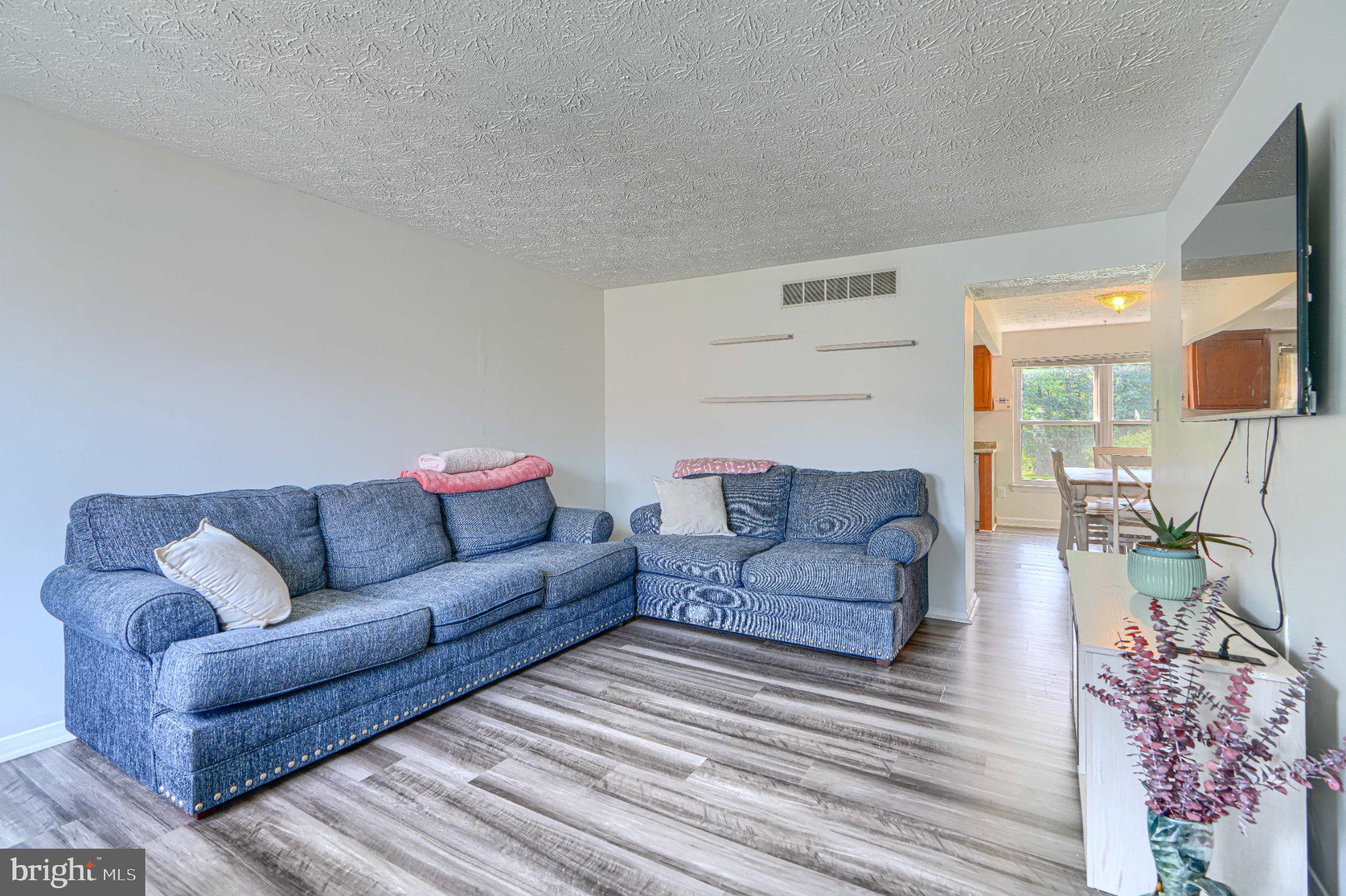 902 HILLSWOOD ROAD