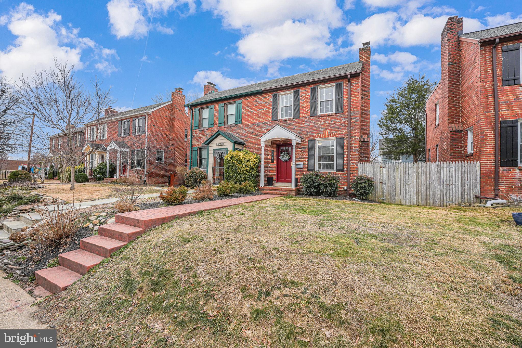 ARLINGTON HEIGHTS - Residential