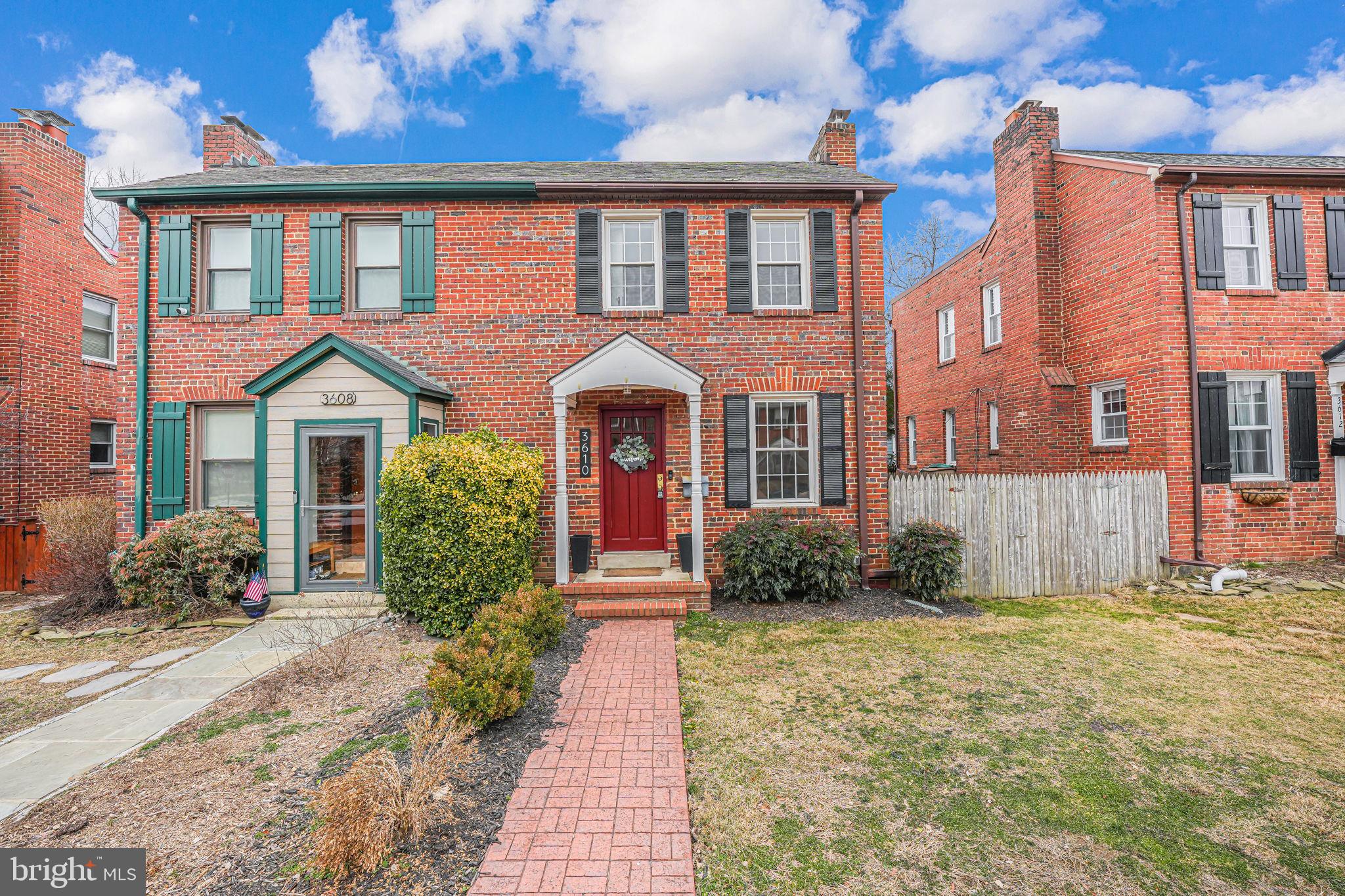 ARLINGTON HEIGHTS - Residential