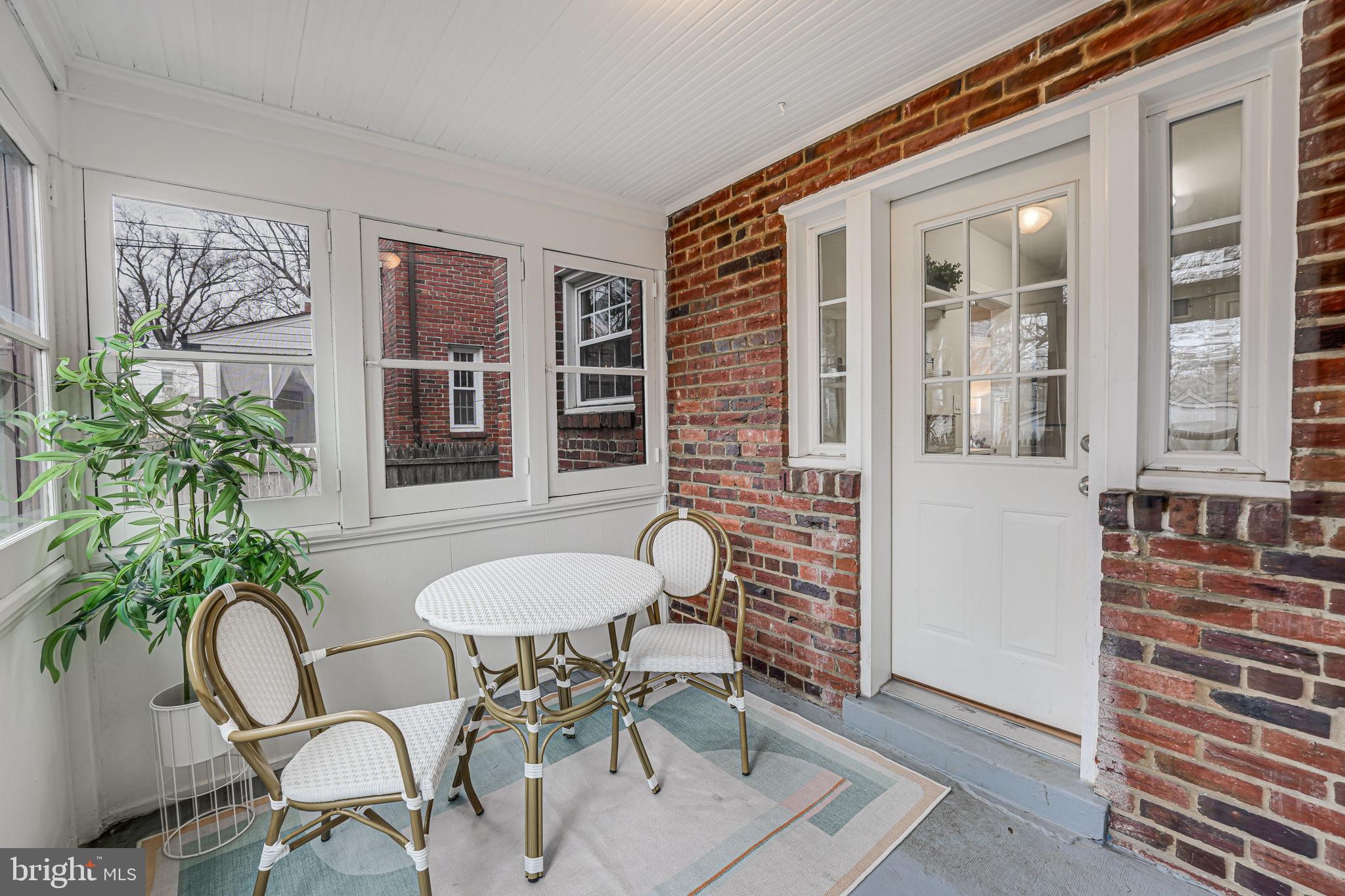 ARLINGTON HEIGHTS - Residential