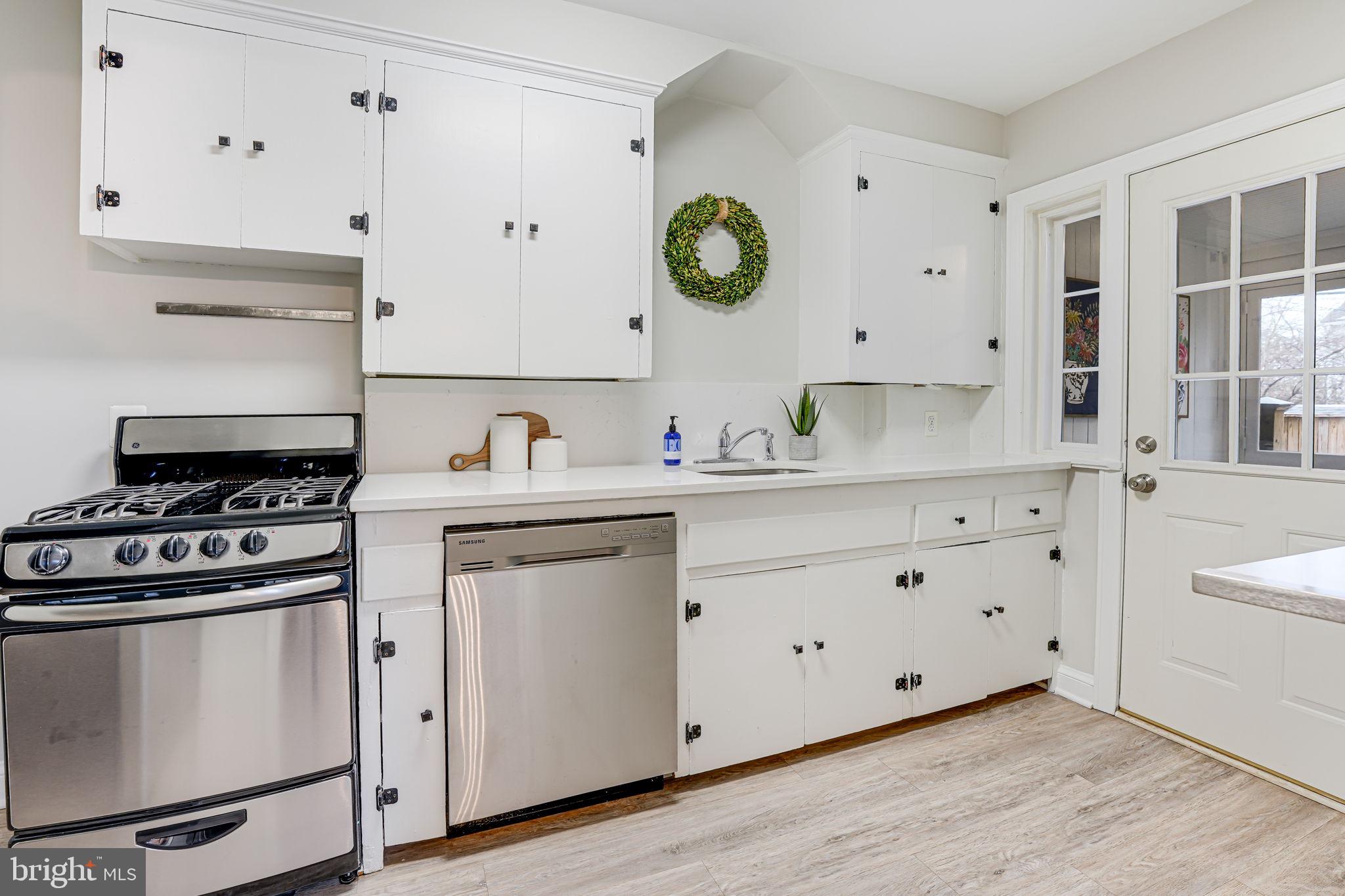 ARLINGTON HEIGHTS - Residential