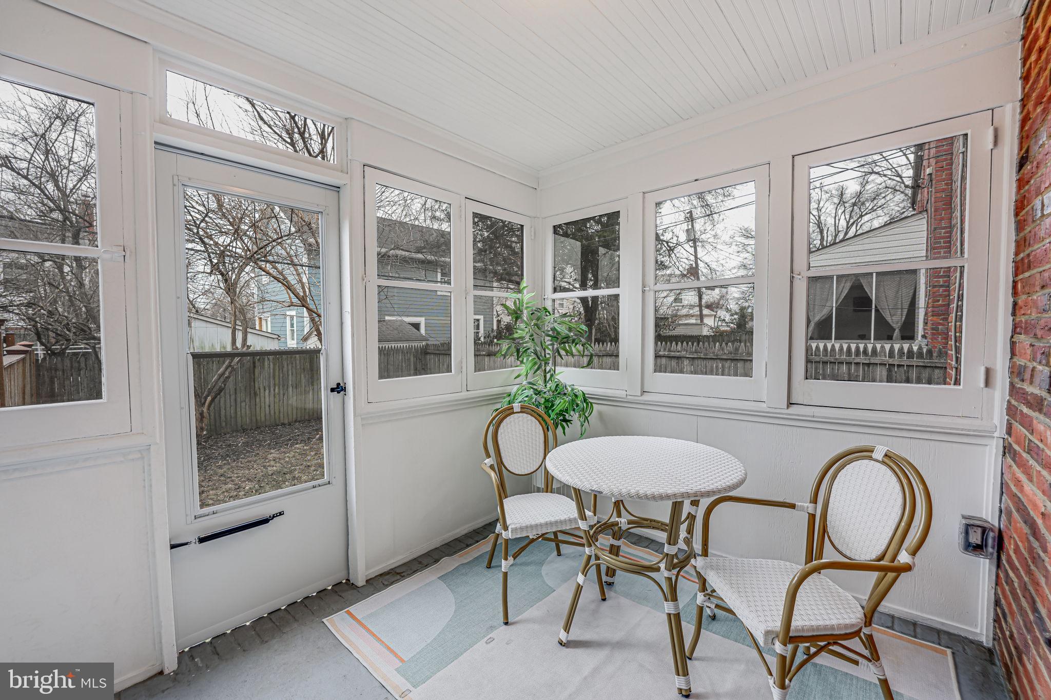 ARLINGTON HEIGHTS - Residential