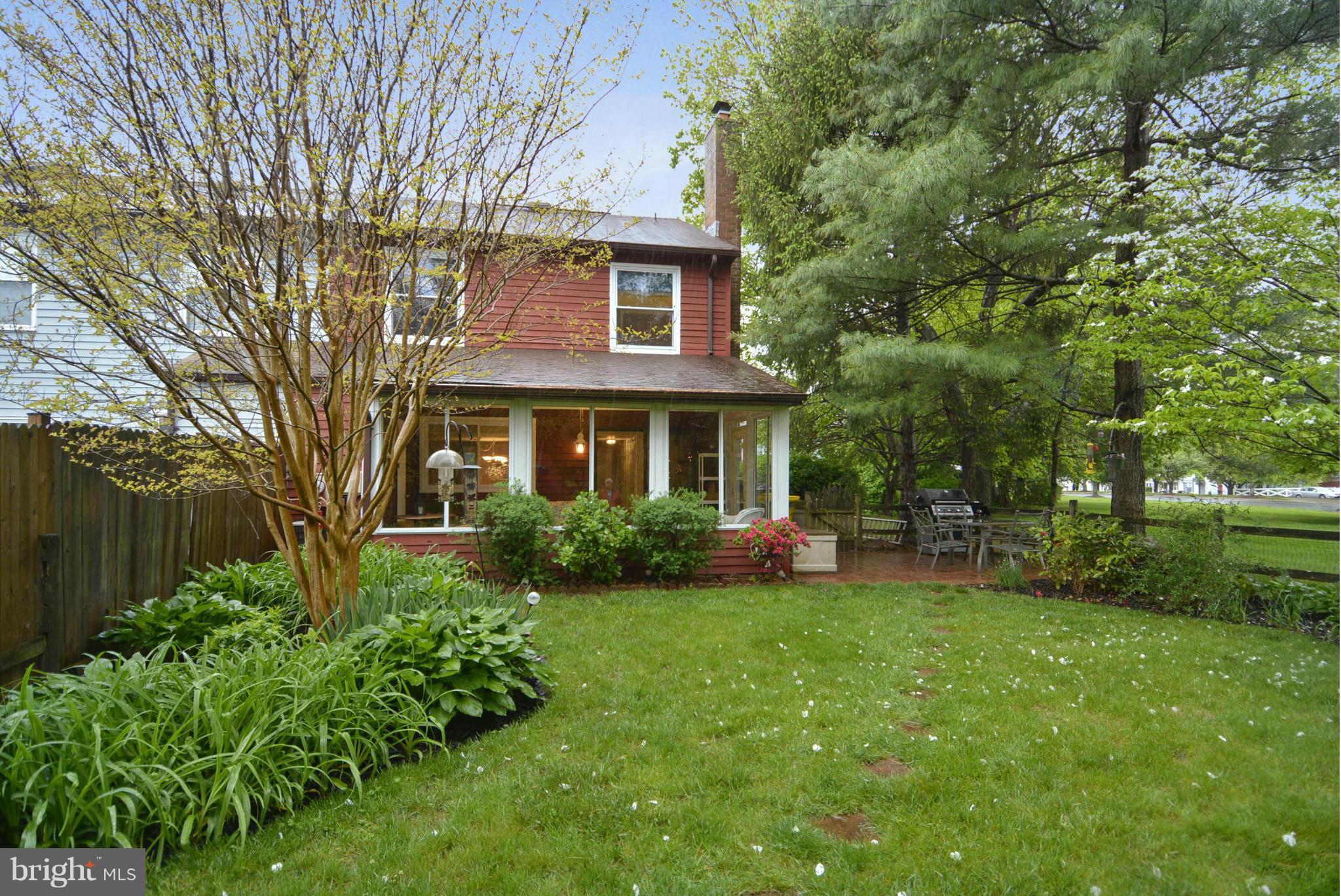 WHISPERING WOODS - Residential