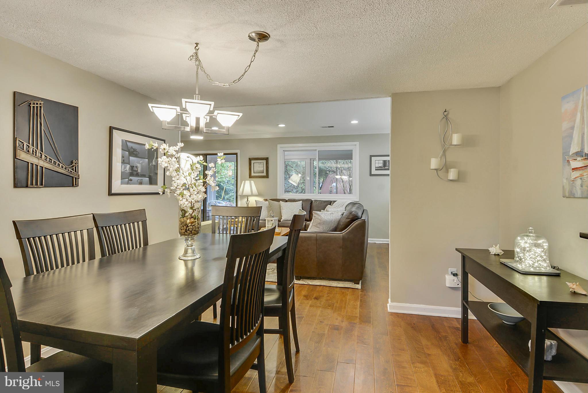 WHISPERING WOODS - Residential