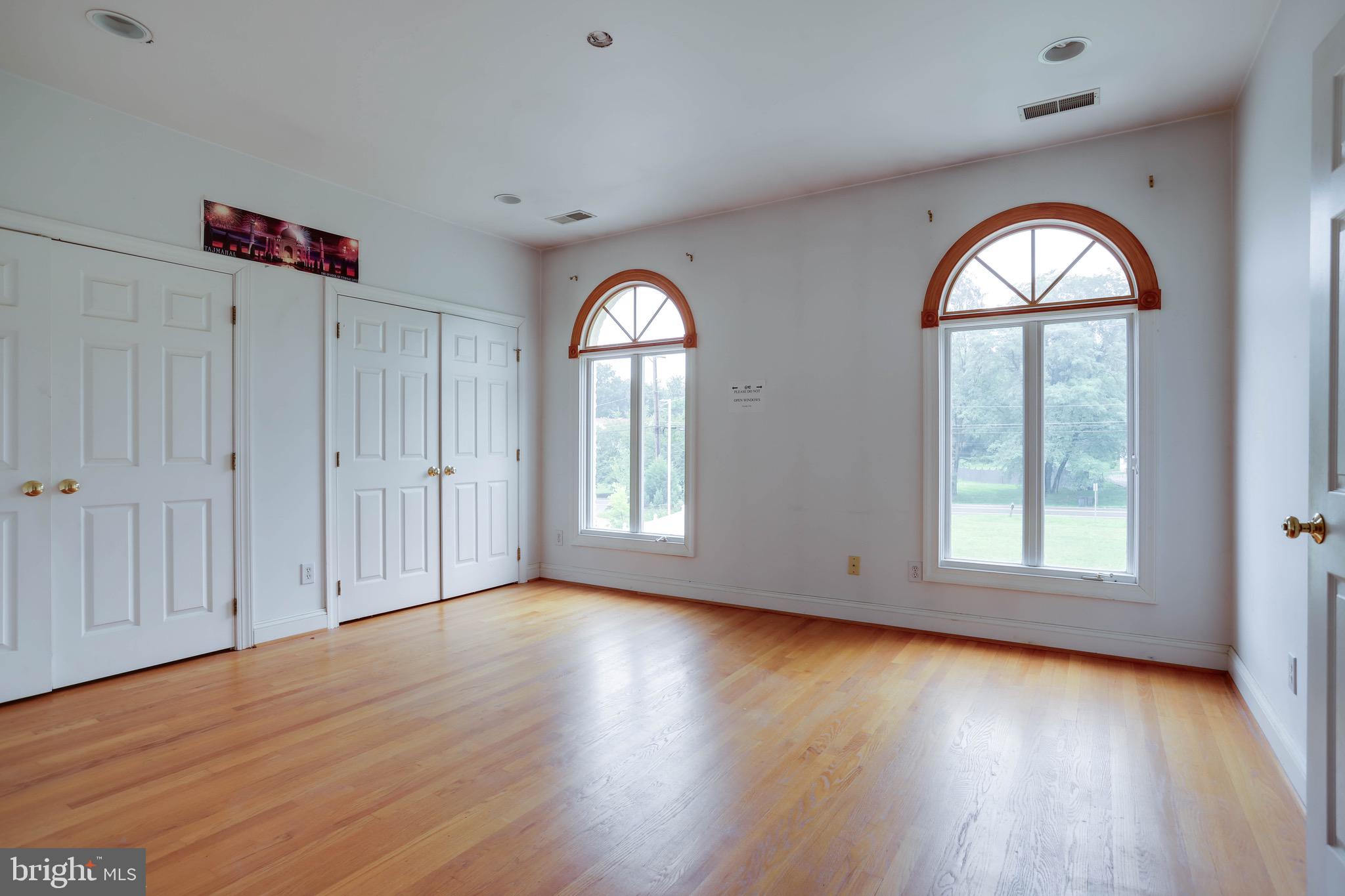 POTOMAC OUTSIDE - Residential