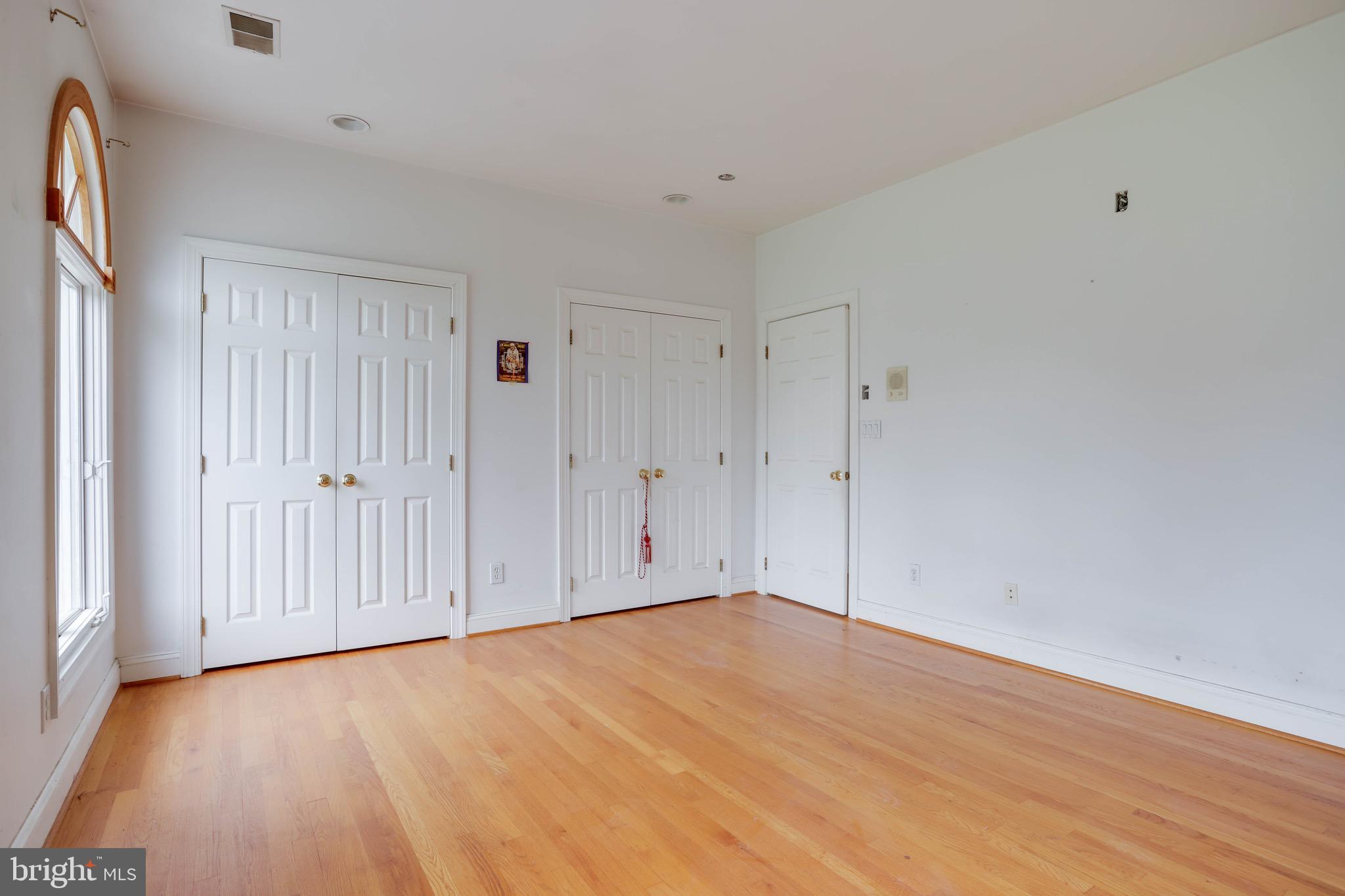 POTOMAC OUTSIDE - Residential