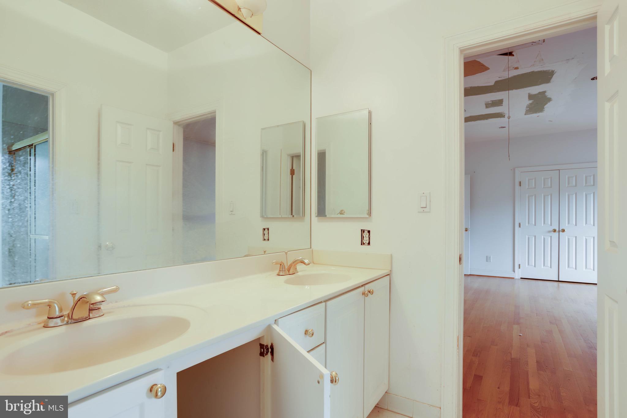 POTOMAC OUTSIDE - Residential