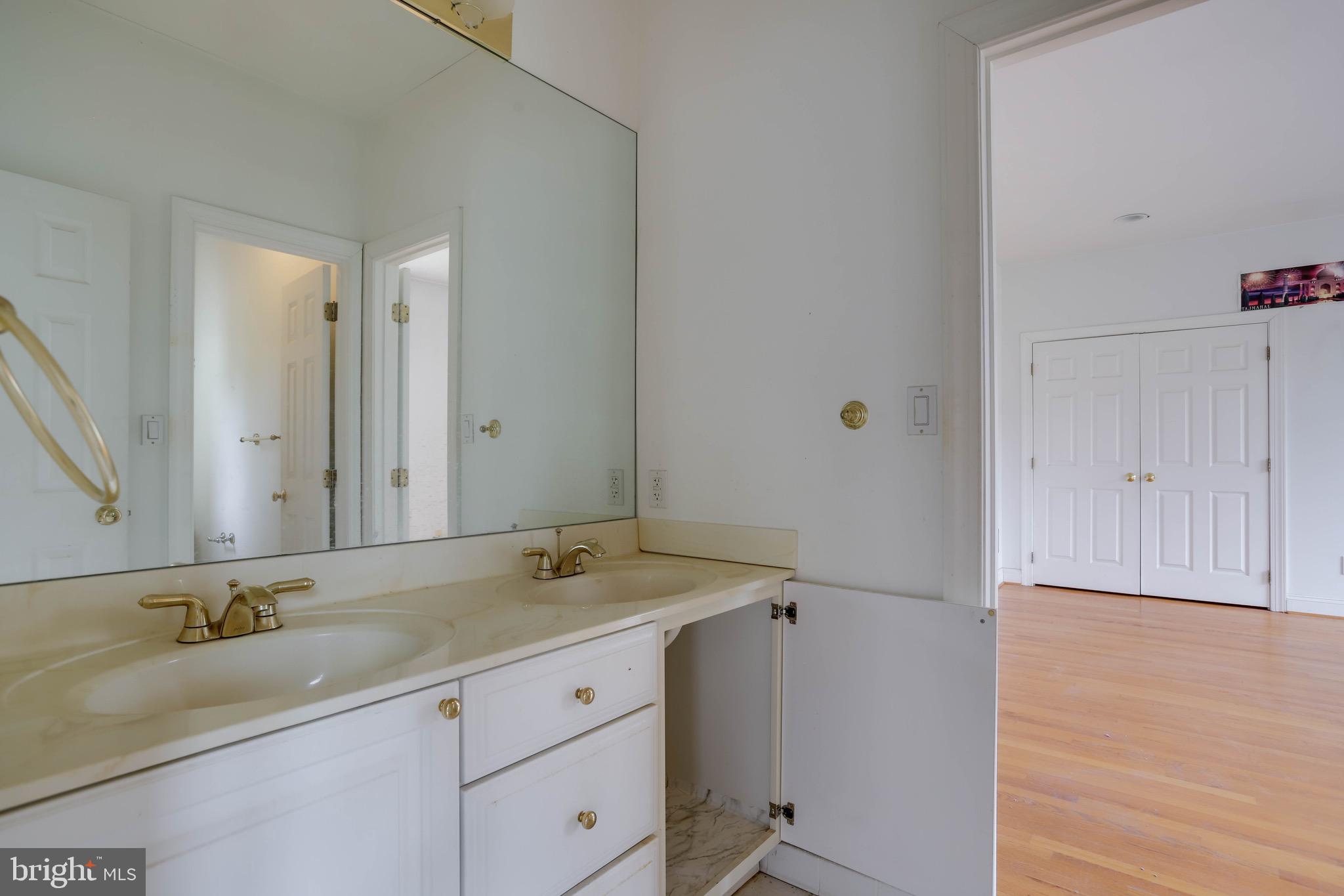 POTOMAC OUTSIDE - Residential