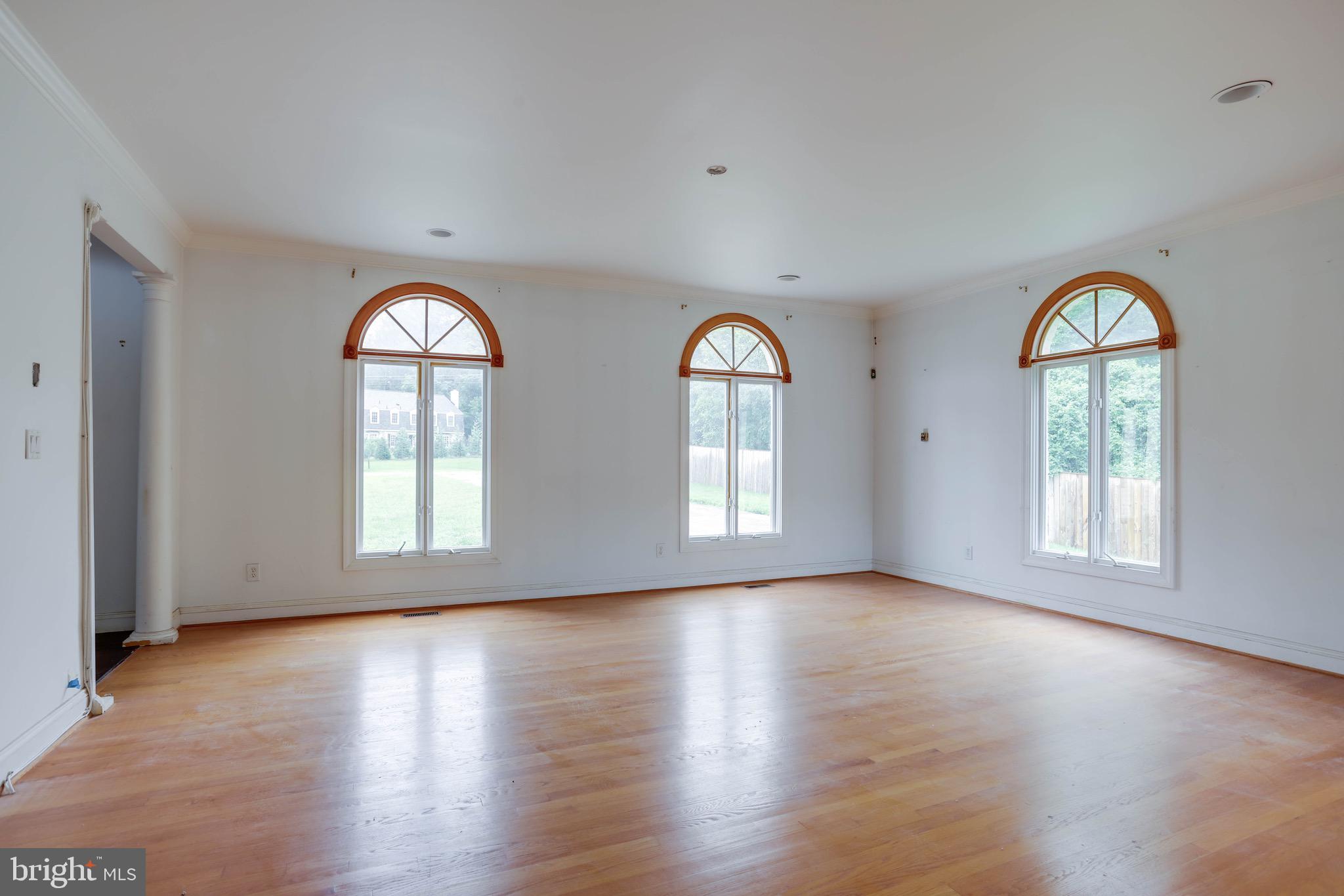 POTOMAC OUTSIDE - Residential