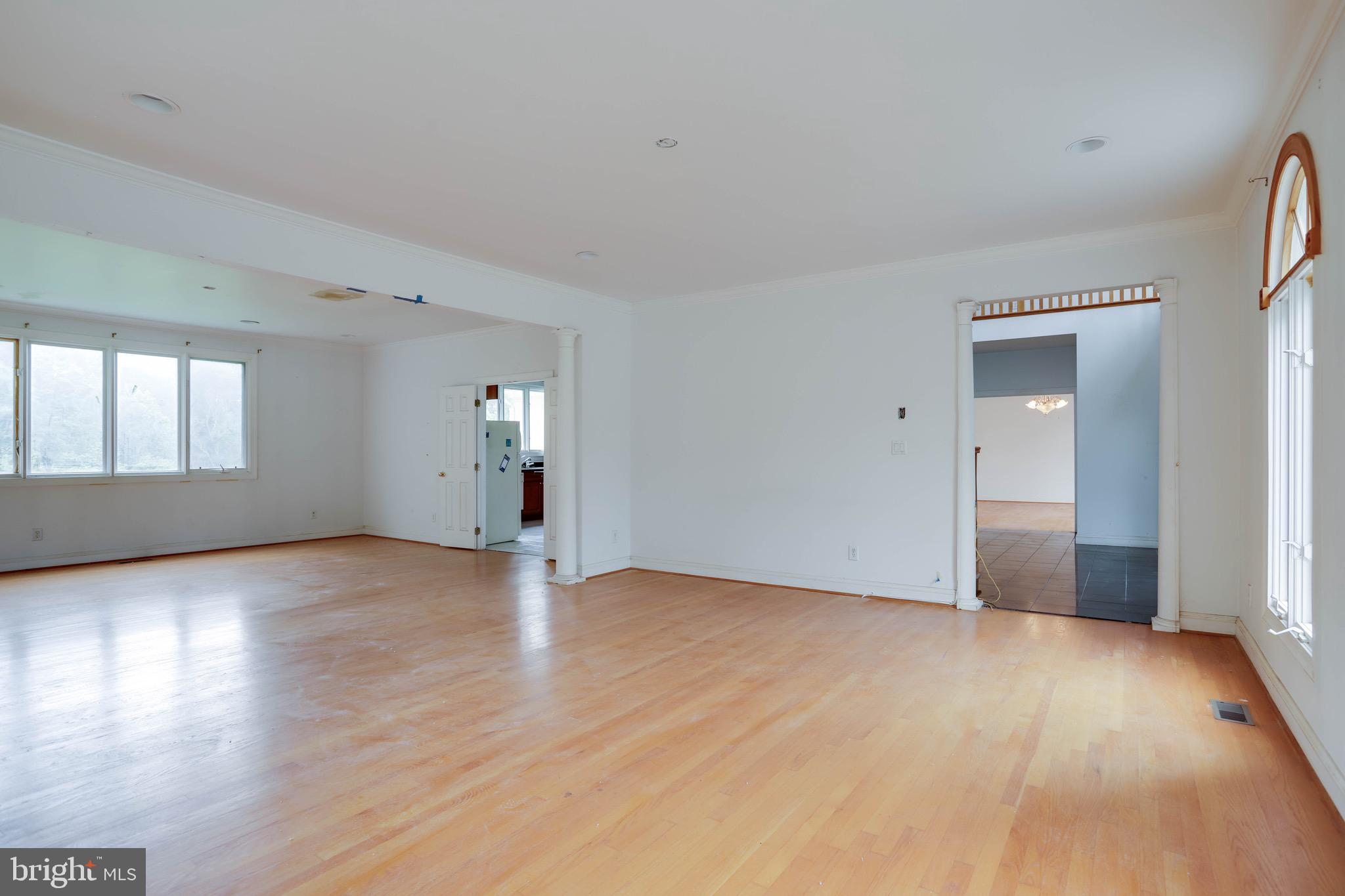 POTOMAC OUTSIDE - Residential