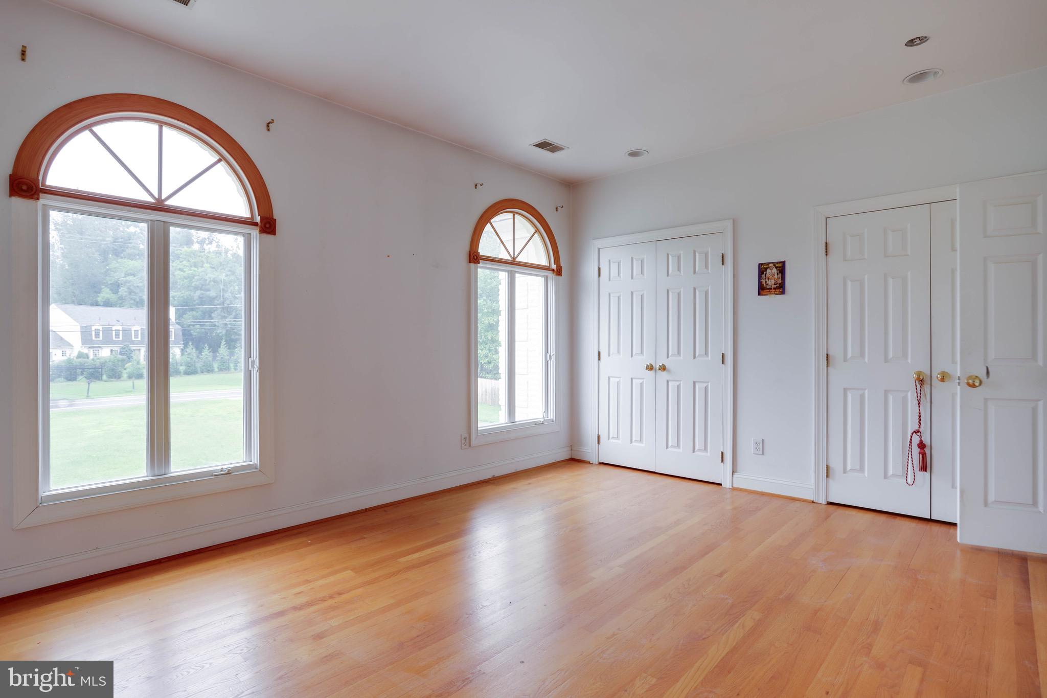 POTOMAC OUTSIDE - Residential