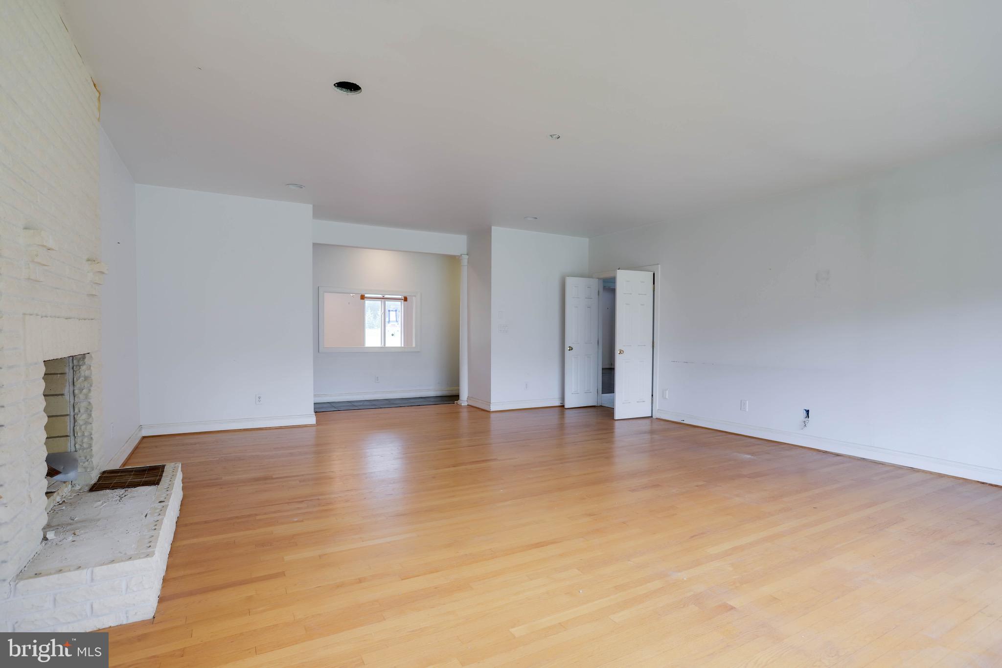 POTOMAC OUTSIDE - Residential