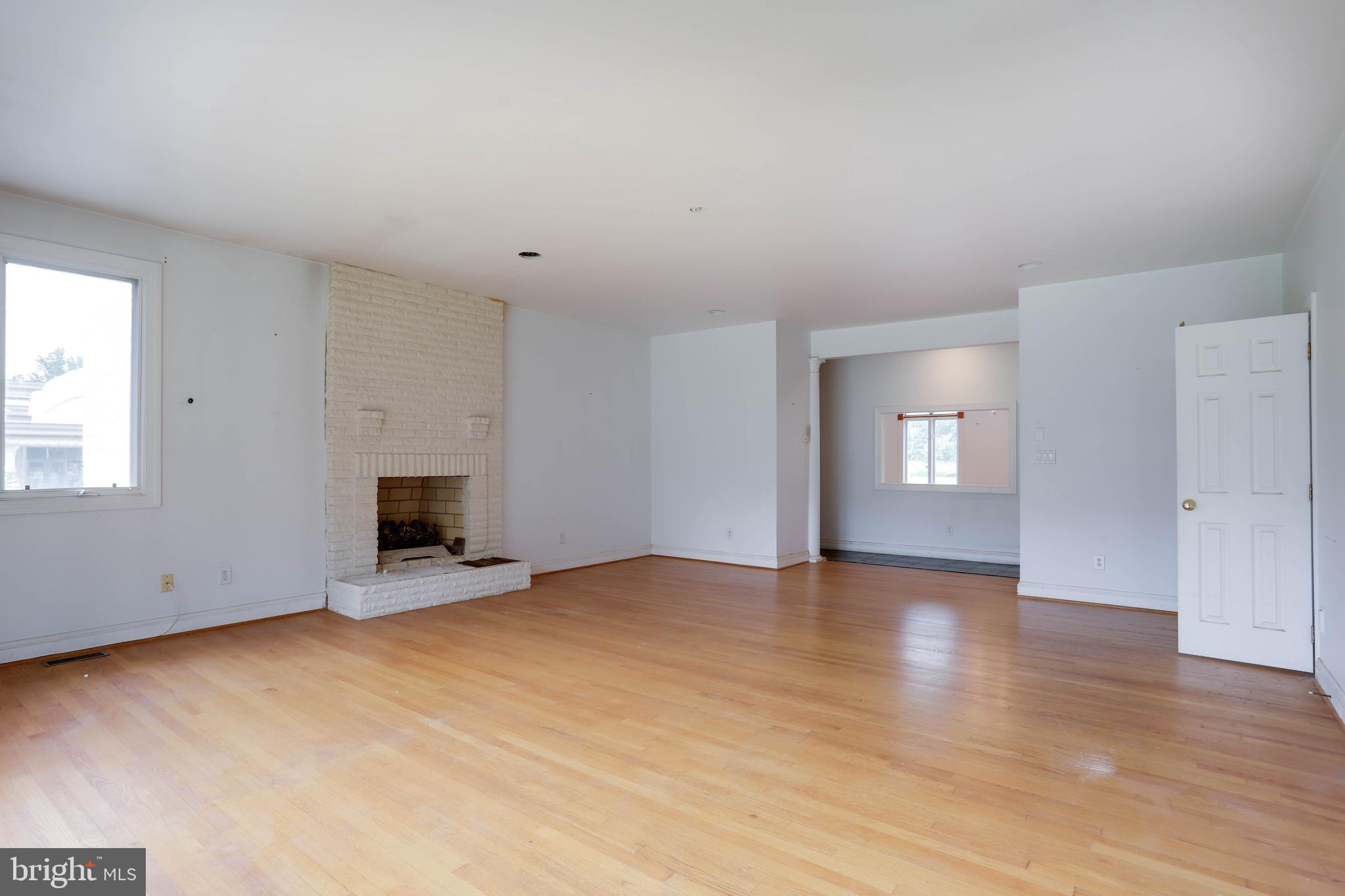 POTOMAC OUTSIDE - Residential