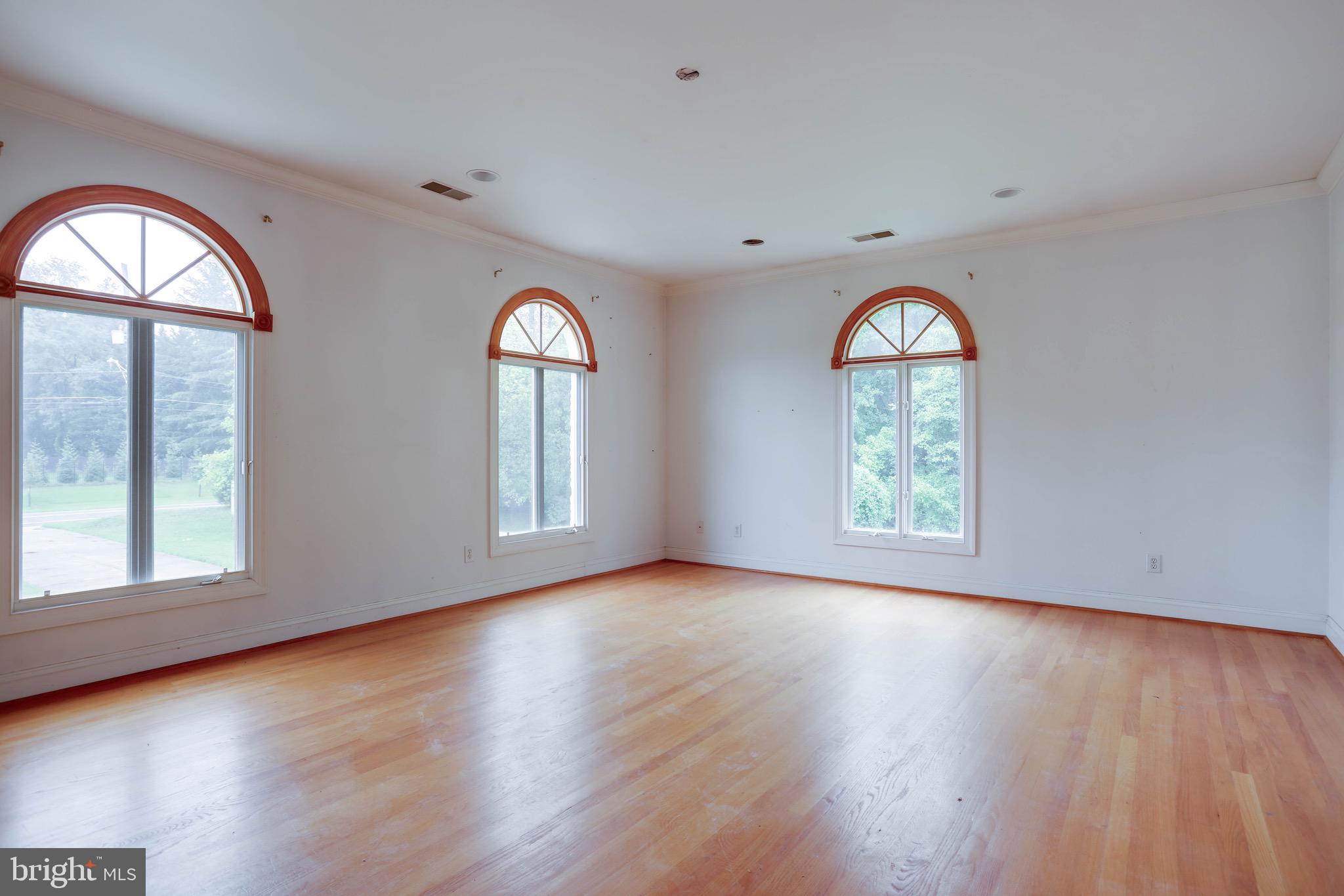 POTOMAC OUTSIDE - Residential