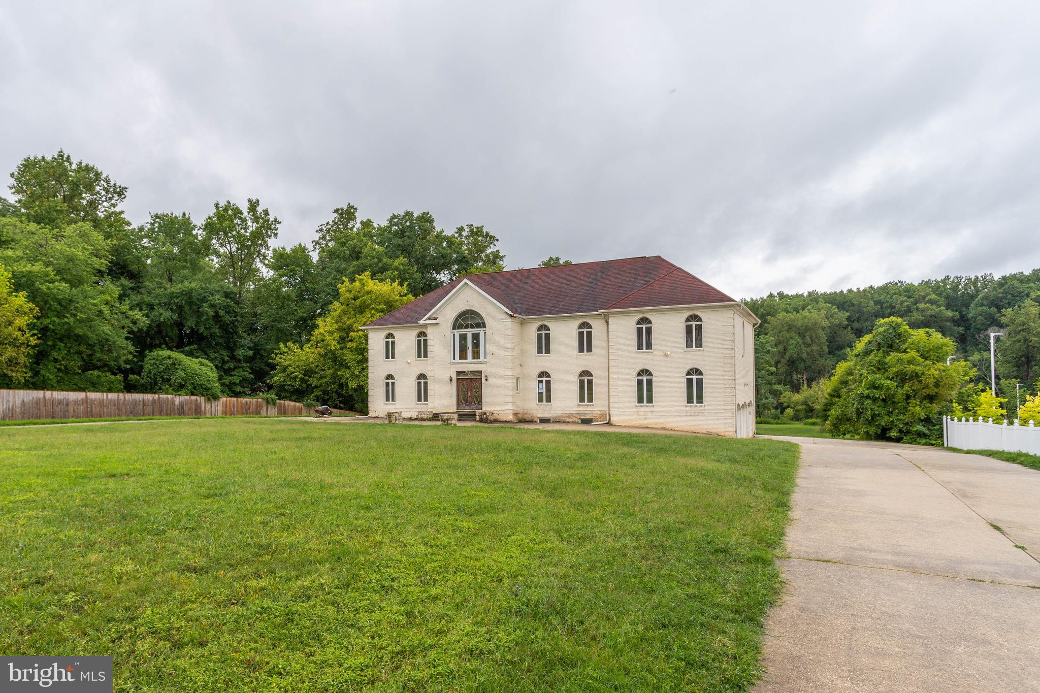 POTOMAC OUTSIDE - Residential