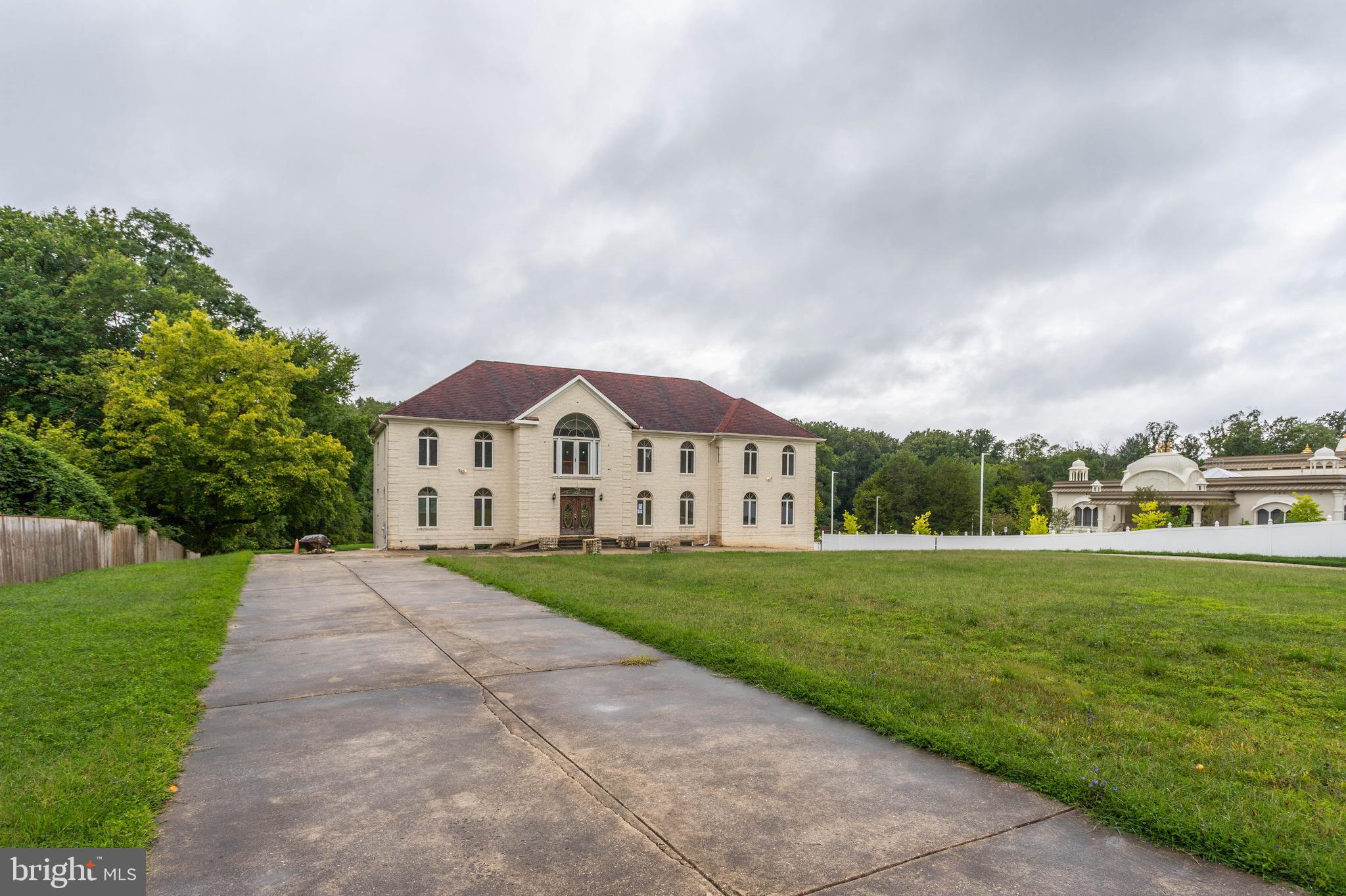 POTOMAC OUTSIDE - Residential