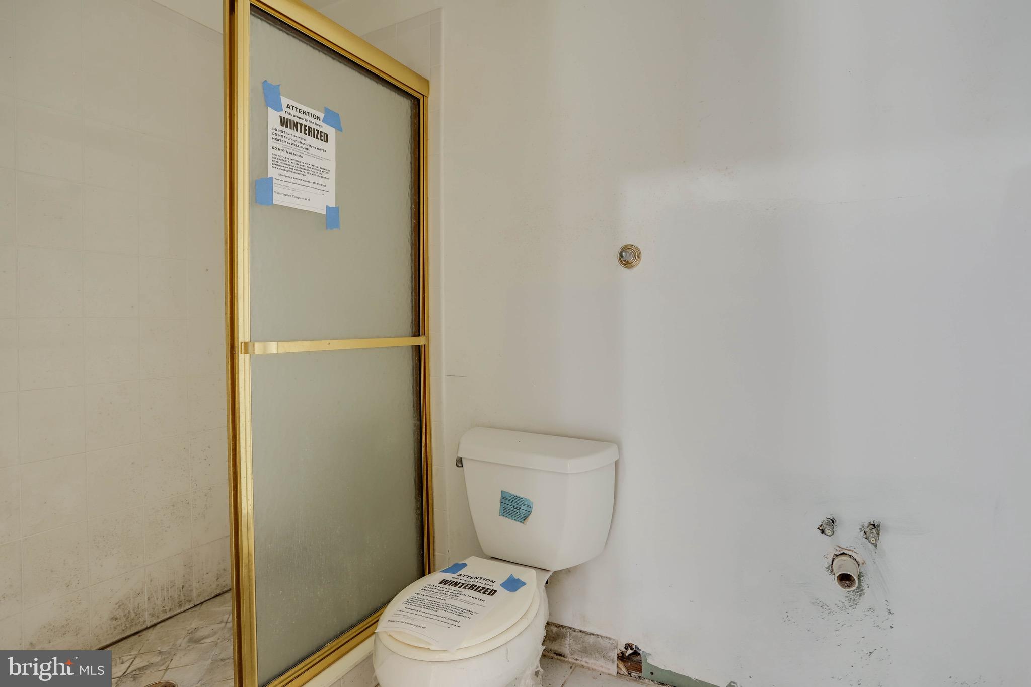 POTOMAC OUTSIDE - Residential