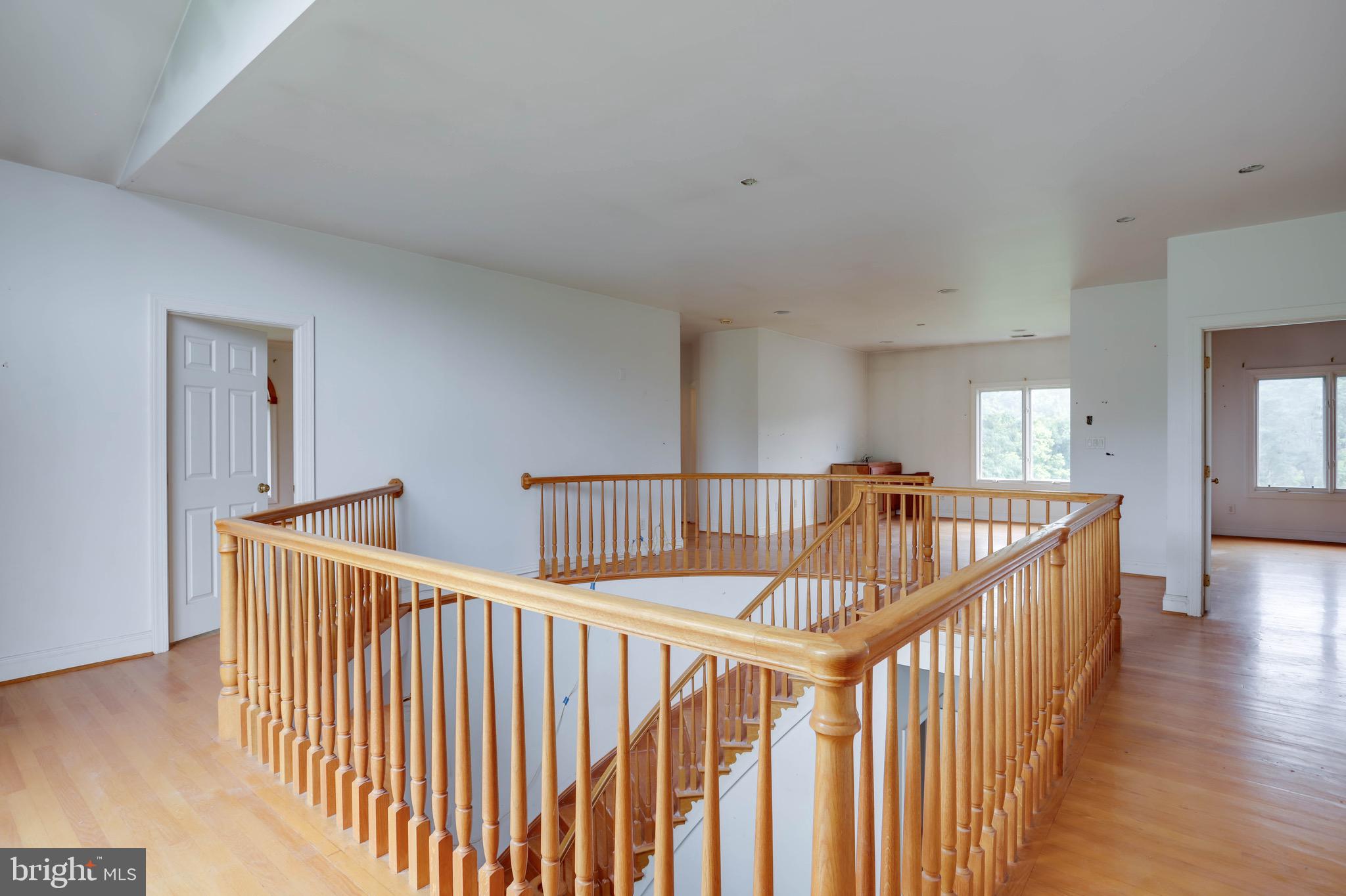 POTOMAC OUTSIDE - Residential