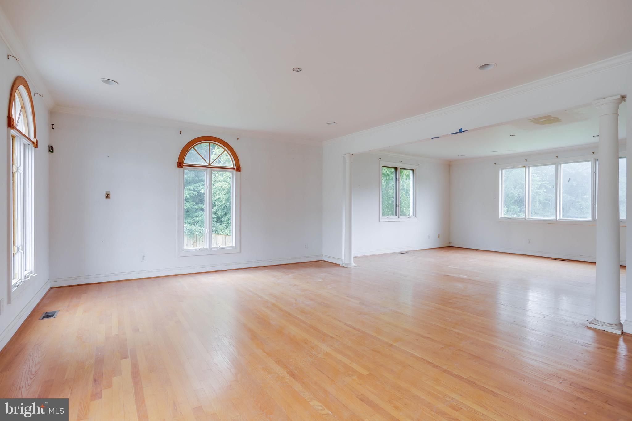 POTOMAC OUTSIDE - Residential