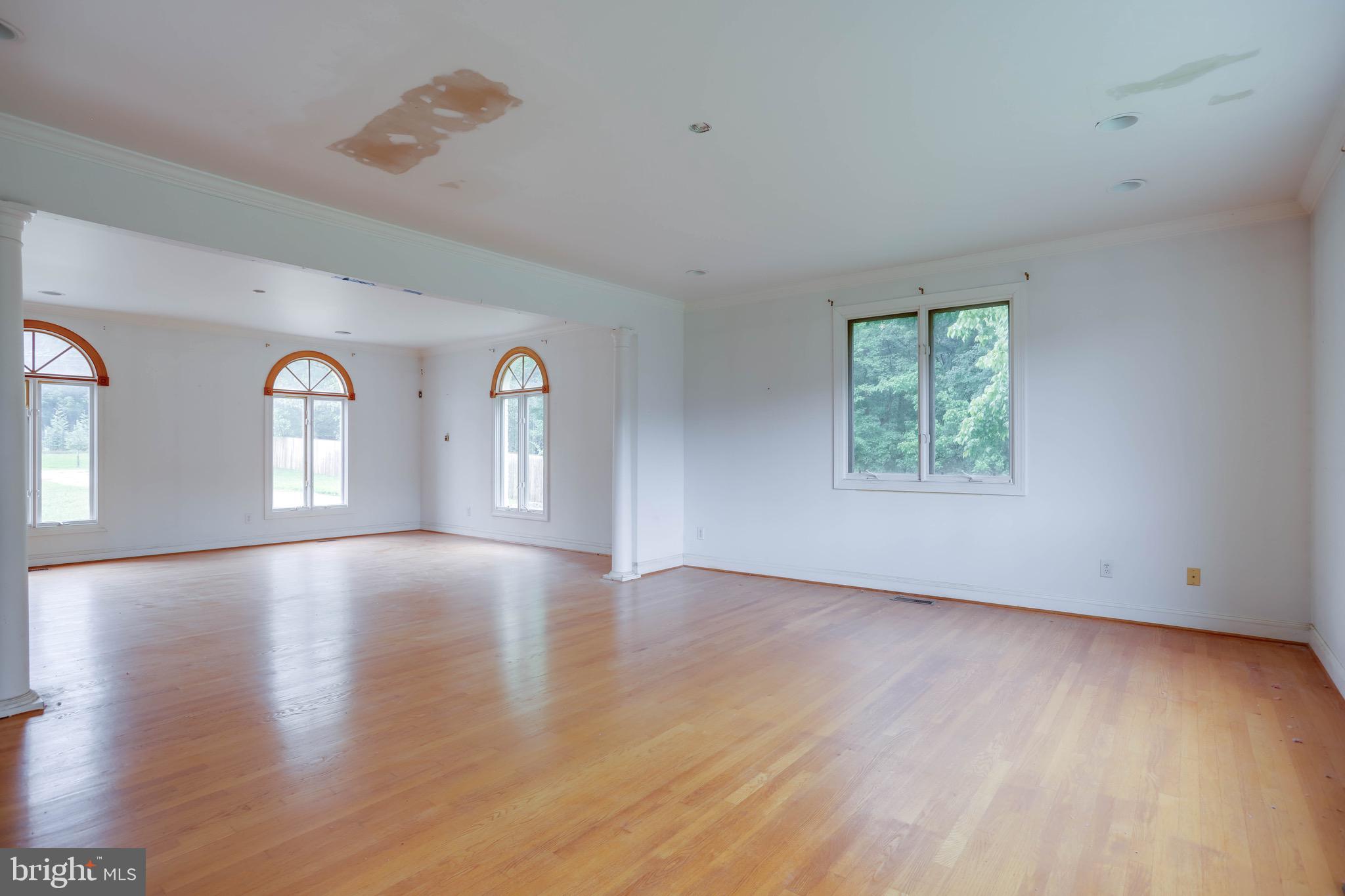 POTOMAC OUTSIDE - Residential